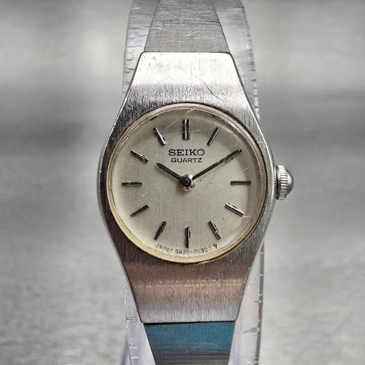 Seiko Watch Women 16mm Silver Dial Silver Tone Oval 5420-0029 New Battery VTG0