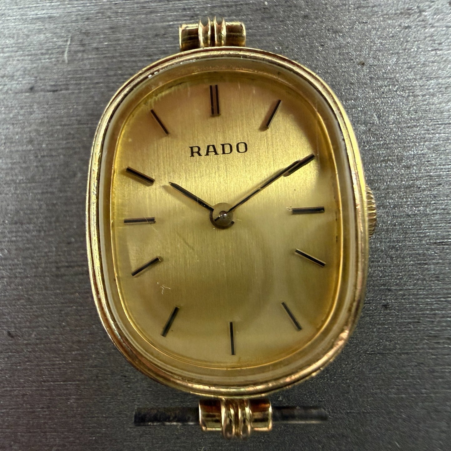 Rado Watch Women 20mm Gold Dial Gold Tone Oval Manual Wind Runs 332.7743.21