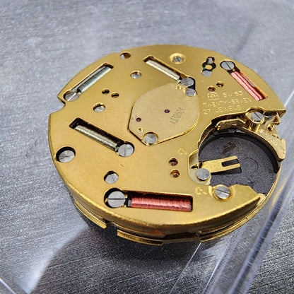 ETA 251.233 Chronograph watch movement White Date wheel Swiss Made PARTS1