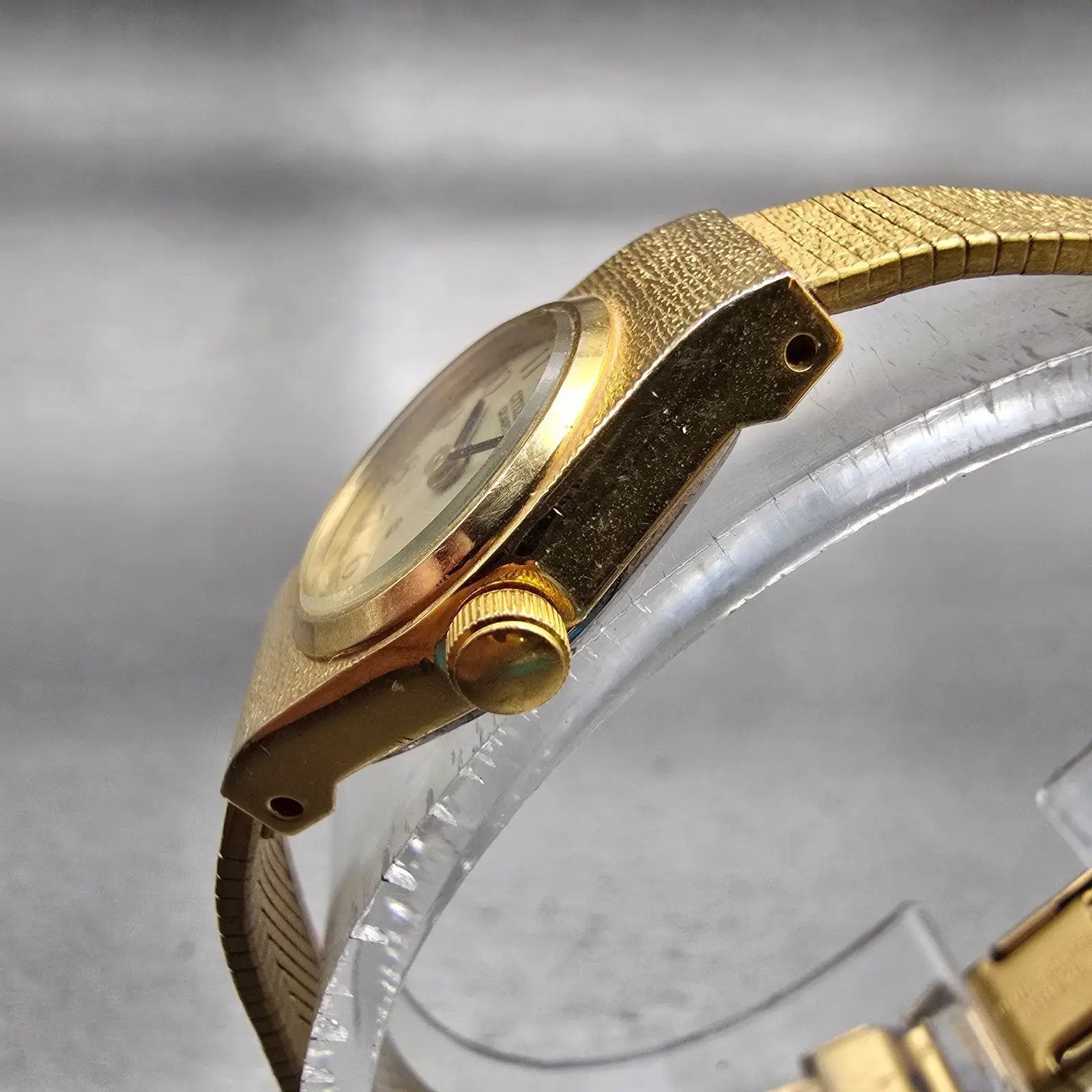 Citizen CQ Watch Women 17mm Champagne Dial Gold Tone Oval 3220-890779 New Batt2