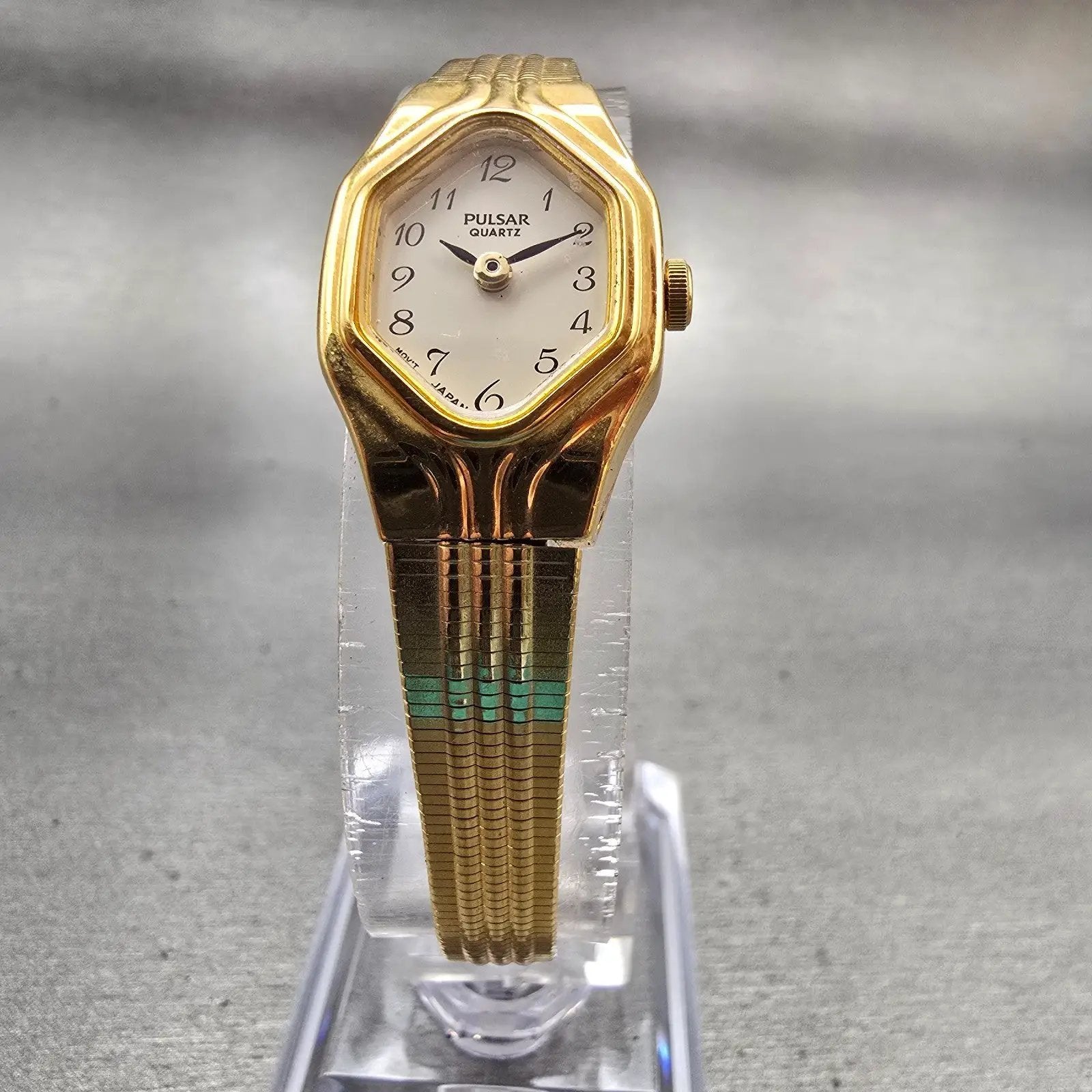 Seiko Pulsar Watch Women 16mm White Dial Gold Tone Oval V810-6370 New Battery5