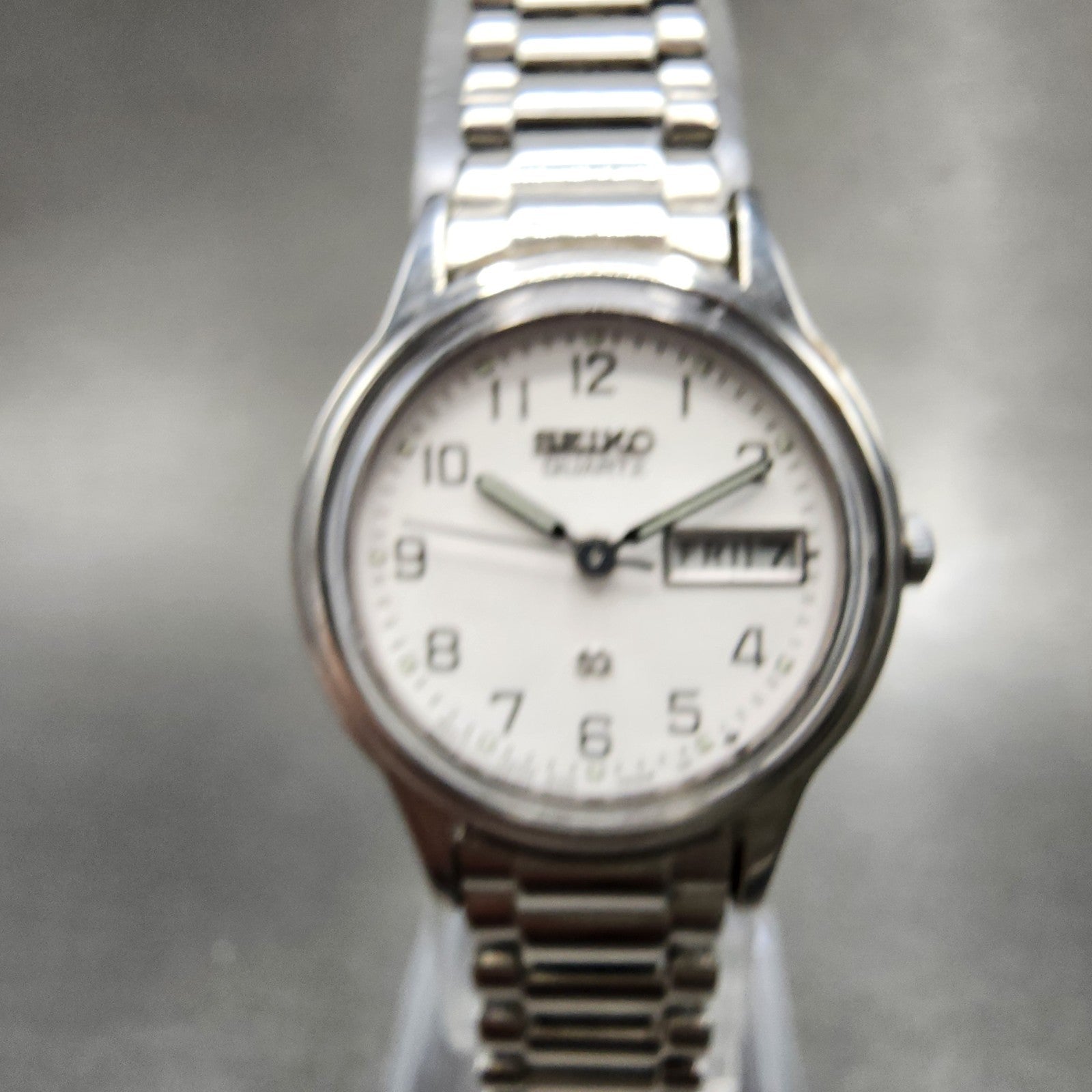 Seiko SQ Watch Women 24mm White Dial Silver Tone Daydate 3y030a29 New Battery1