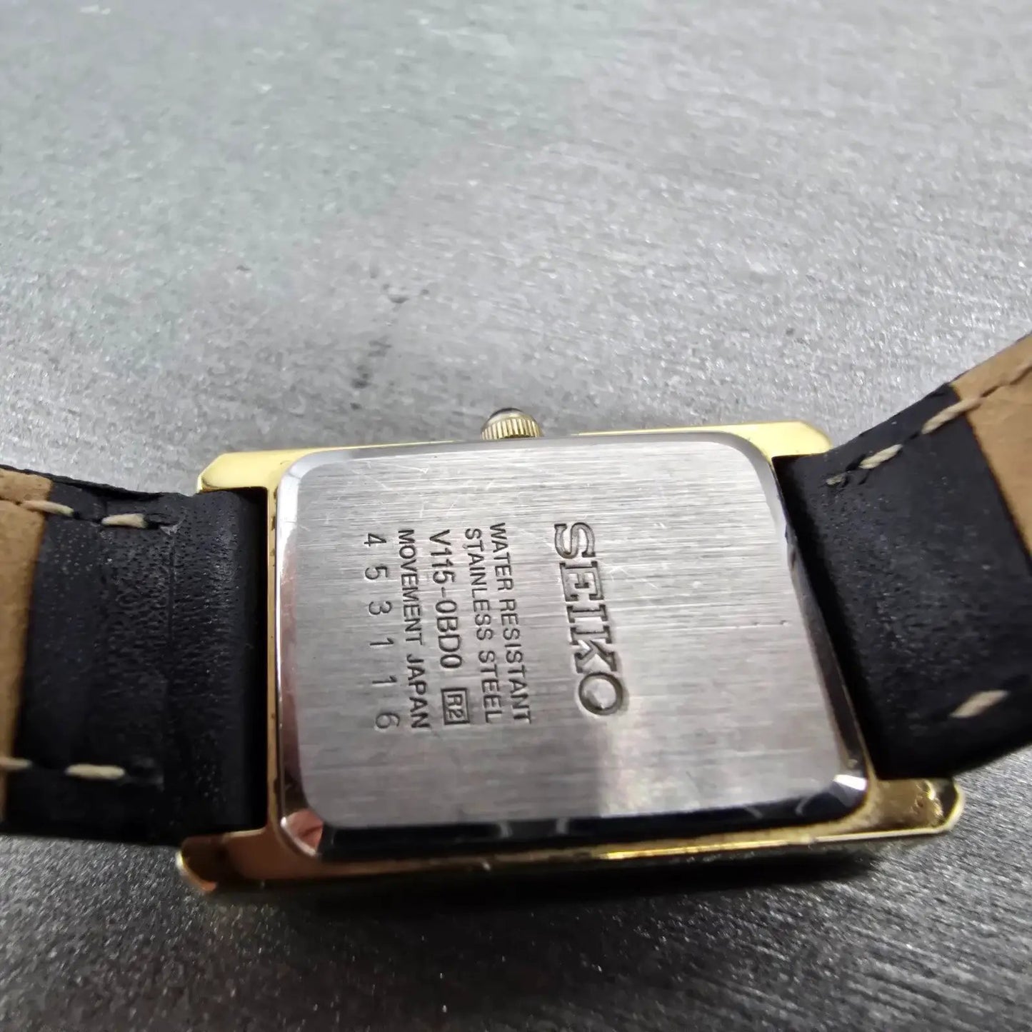 Seiko Solar Tank Watch Women 18mm White Dial Gold Tone V115-0BD0 Rectangle Runs9