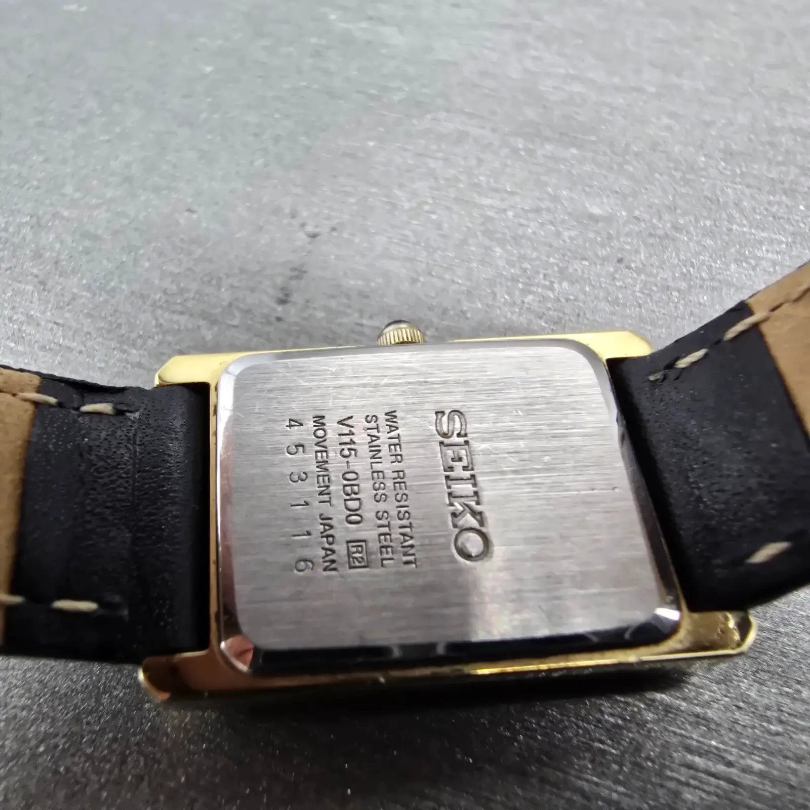 Seiko Solar Tank Watch Women 18mm White Dial Gold Tone V115-0BD0 Rectangle Runs9
