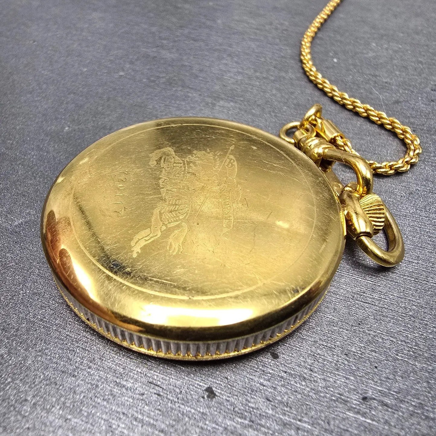Burberry Pocket Watch Men 38mm White Dial Gold Tone Round New battery Vintage9