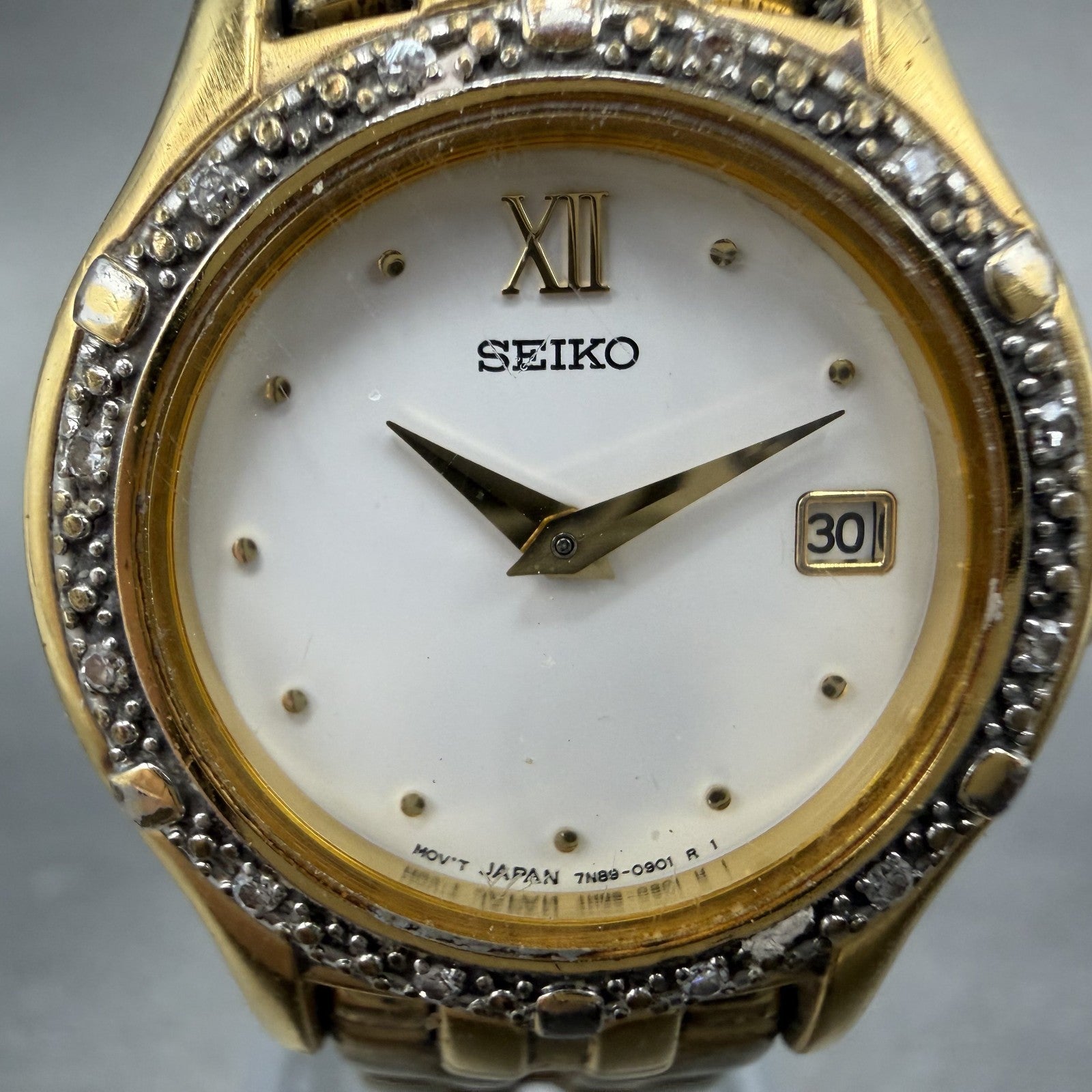 Seiko Watch Women 26mm White Dial Gold Tone Date Round 7N89-0449 New Battery1