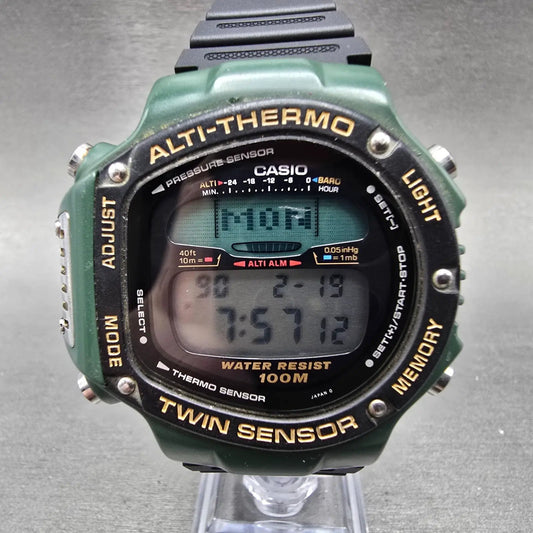 Casio ALT-6000 Twin Senor Watch Men 49mm Green Black Digital New Batt0