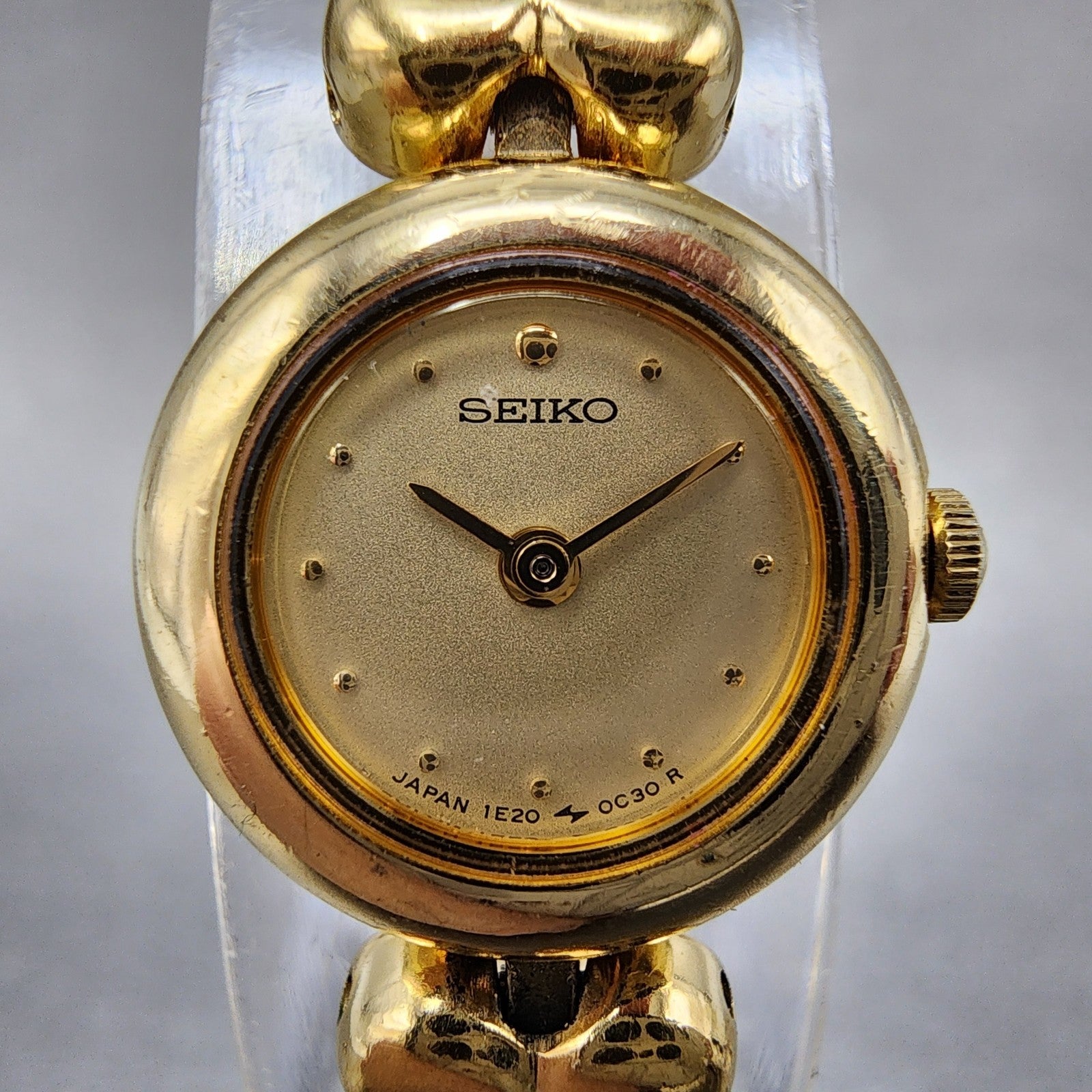 Seiko Heart Watch Women 16mm Champagne Dial Gold Tone 1e200d30 New Battery1