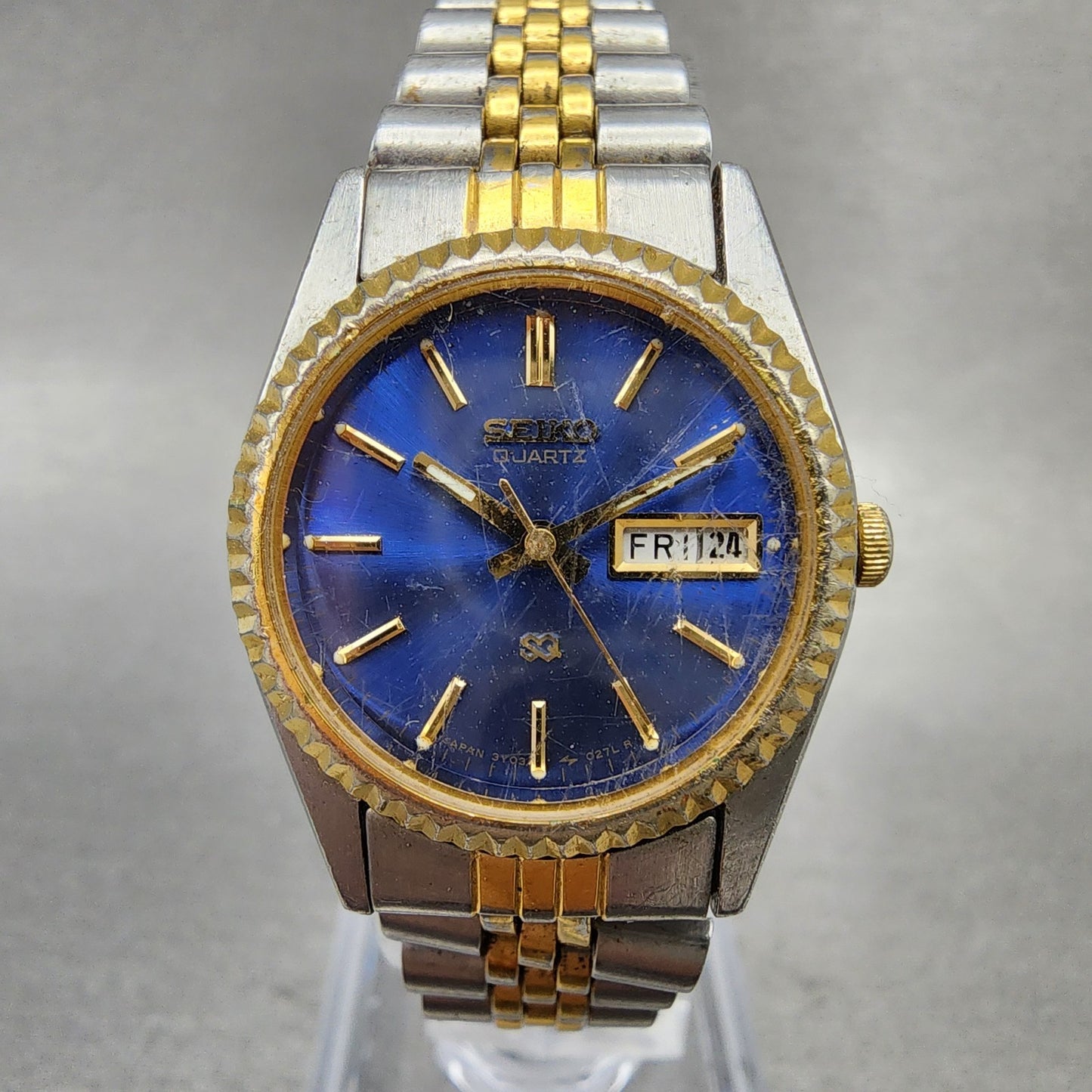 Seiko SQ Watch Women 24mm Blue Dial Two Tone Daydate Round New Battery KJ780