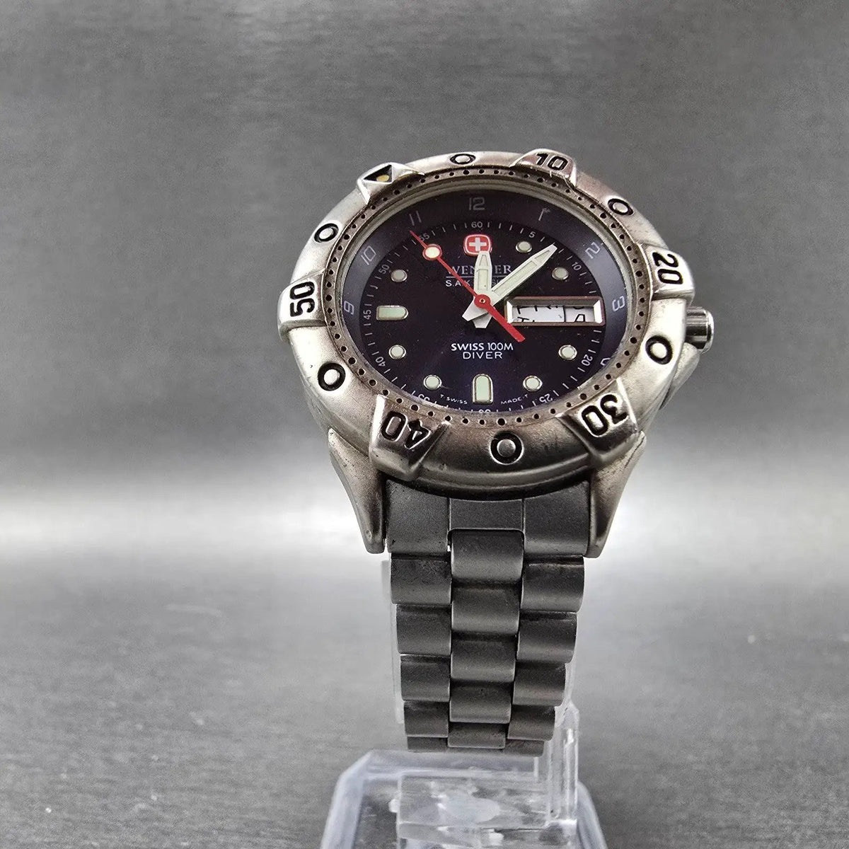 Wenger Dive Watch Women 30mm Blue Dial Silver SAK Design Daydate 091.0650 PARTS6