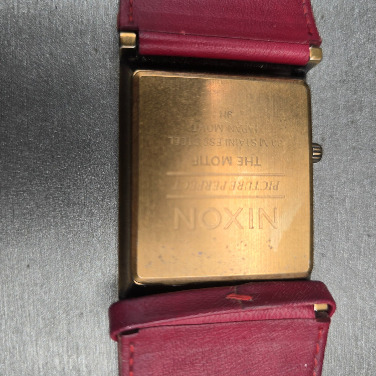 Nixon The Motif Watch Women 38mm Red Dial Gold Tone Rectangle New Battery10