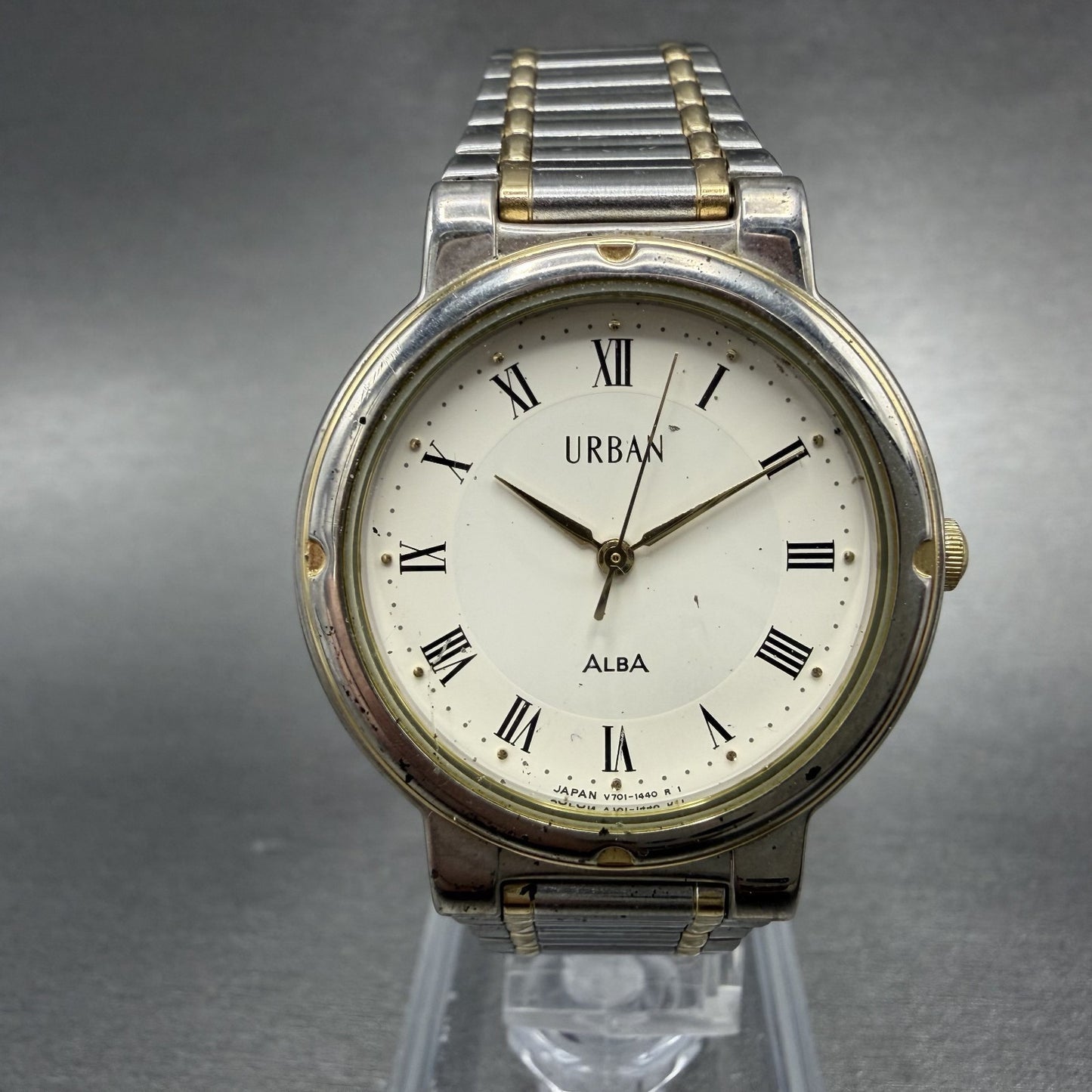 Seiko Alba Urban Watch Men 31mm White Dial Two Tone Round V701-1390 New Battery0