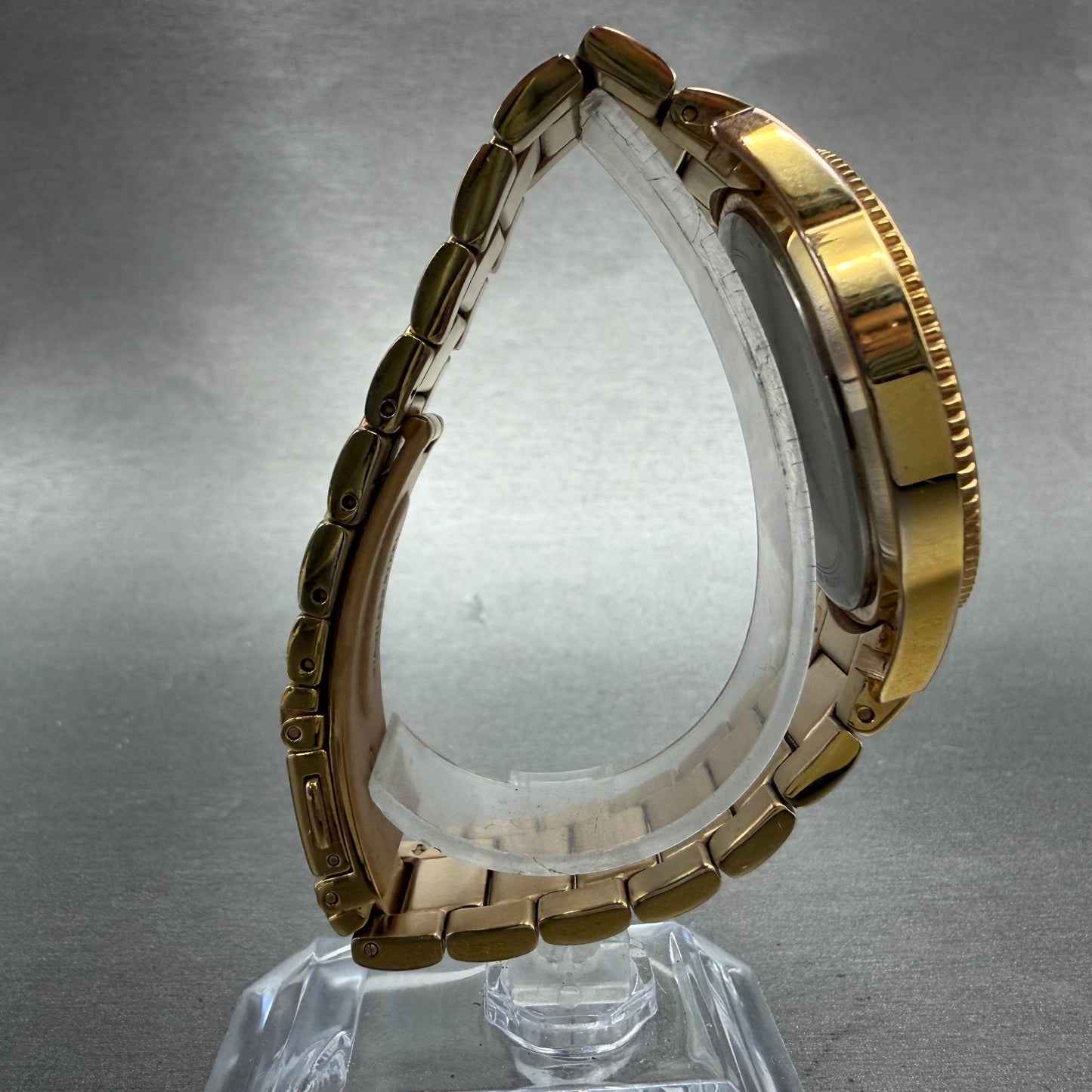 Bulova Watch Women 38mm White Dial Gold Tone Daydate Round 98N100 New Battery8