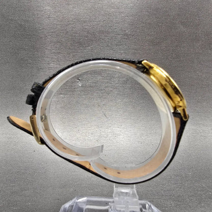 Gucci 3001L Watch Women 26mm Black Dial Gold Tone Round New Battery Vintage8