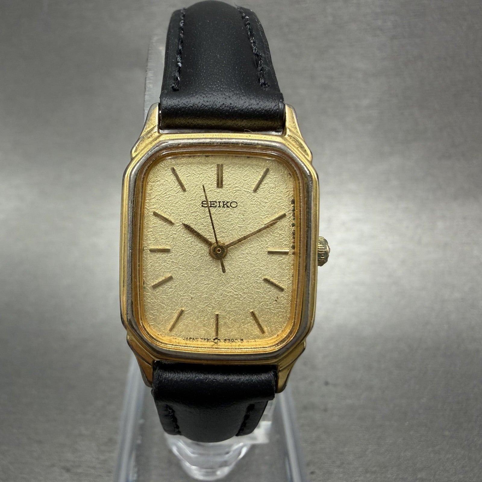 Seiko Tank Watch Women 19mm Champagne Dial Gold Tone 73216270 New Battery0