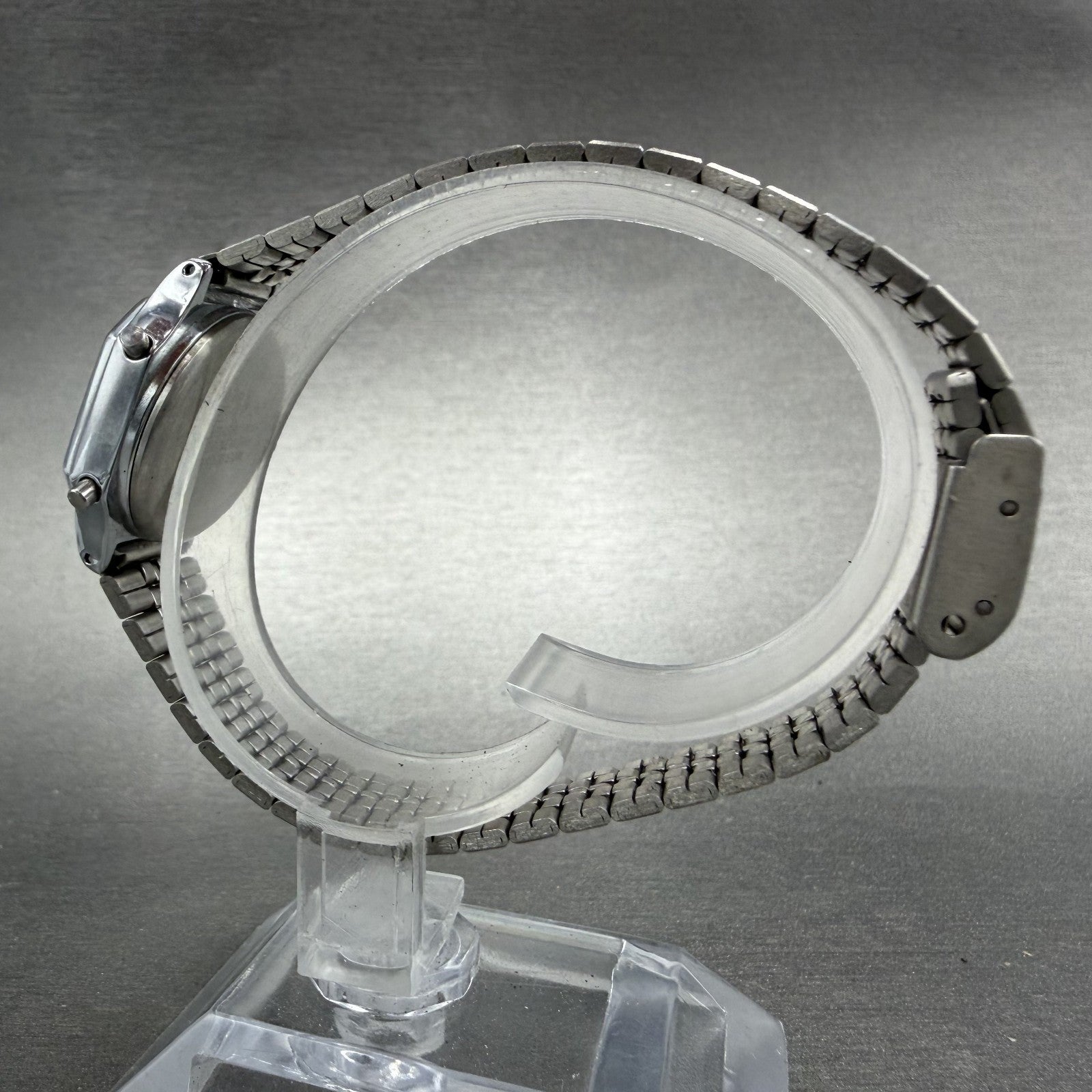 Seiko Alba Digital Watch Women 23mm Silver Tone Alarm Chrono READ!!!! New Batt6