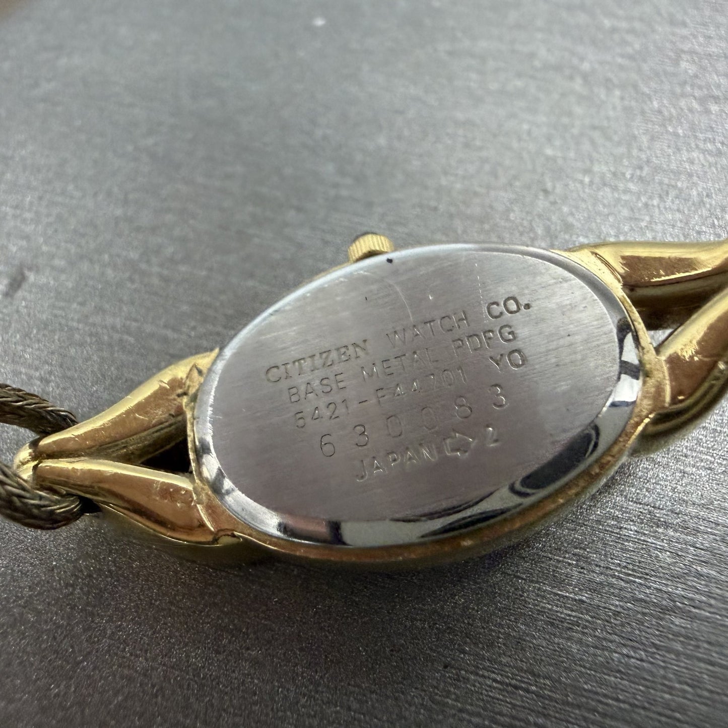 Citizen Elegance Watch Women 15mm White Dial Gold Tone Oval 5421-F44701 NewBatte9