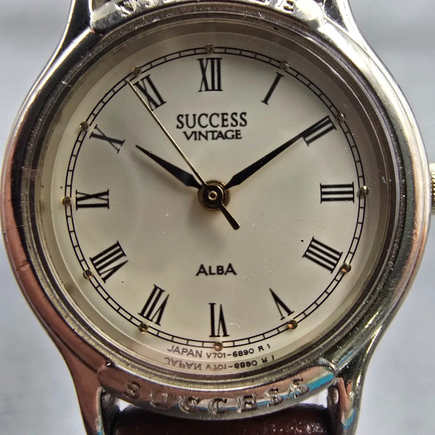 Seiko Alba Success Watch Women 23mm Ivory Dial Gold Round V701-6650 New Battery1