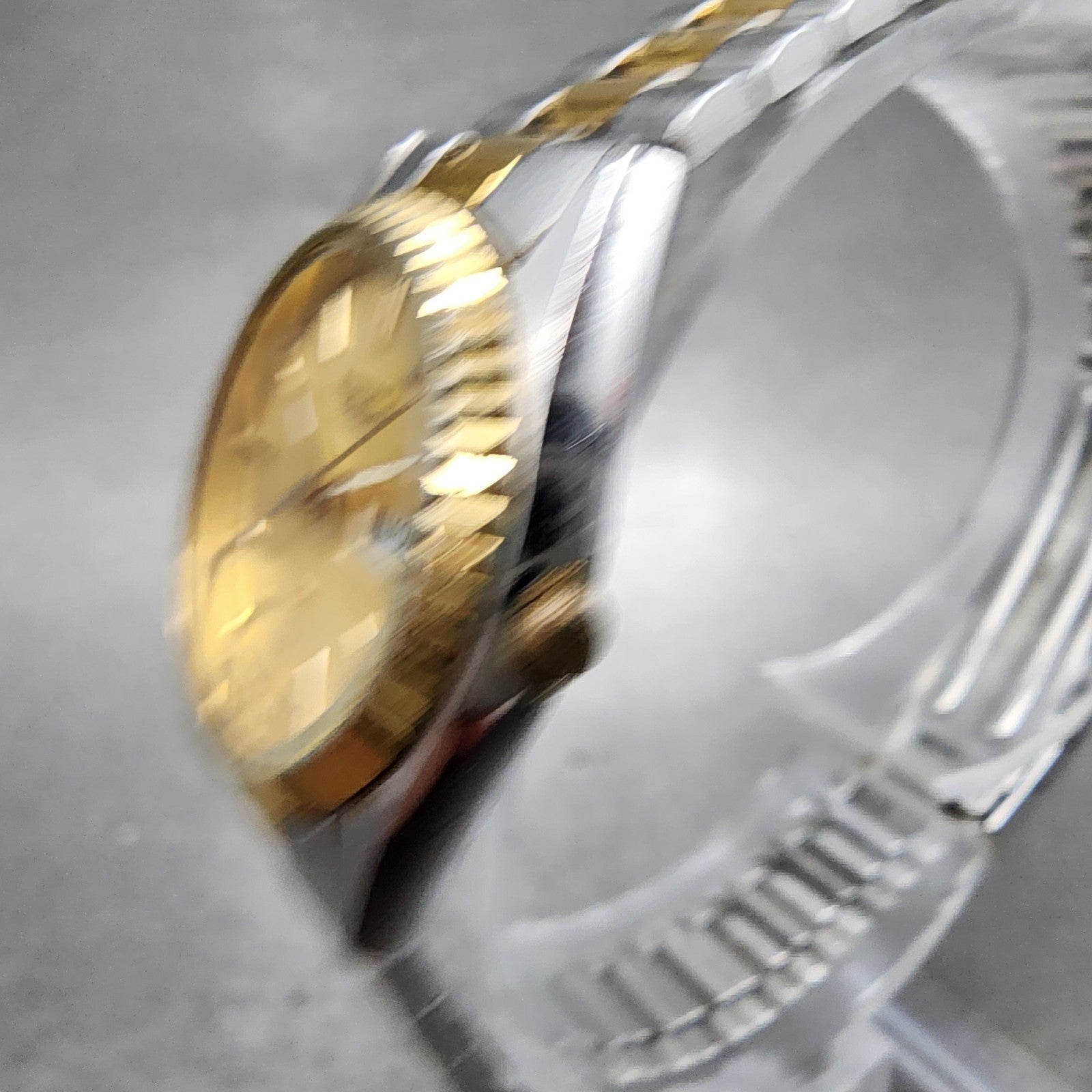 Seiko SQ Watch Women 24mm Gold Dial Two Tone Daydate Round 3E230A60 New Battery2