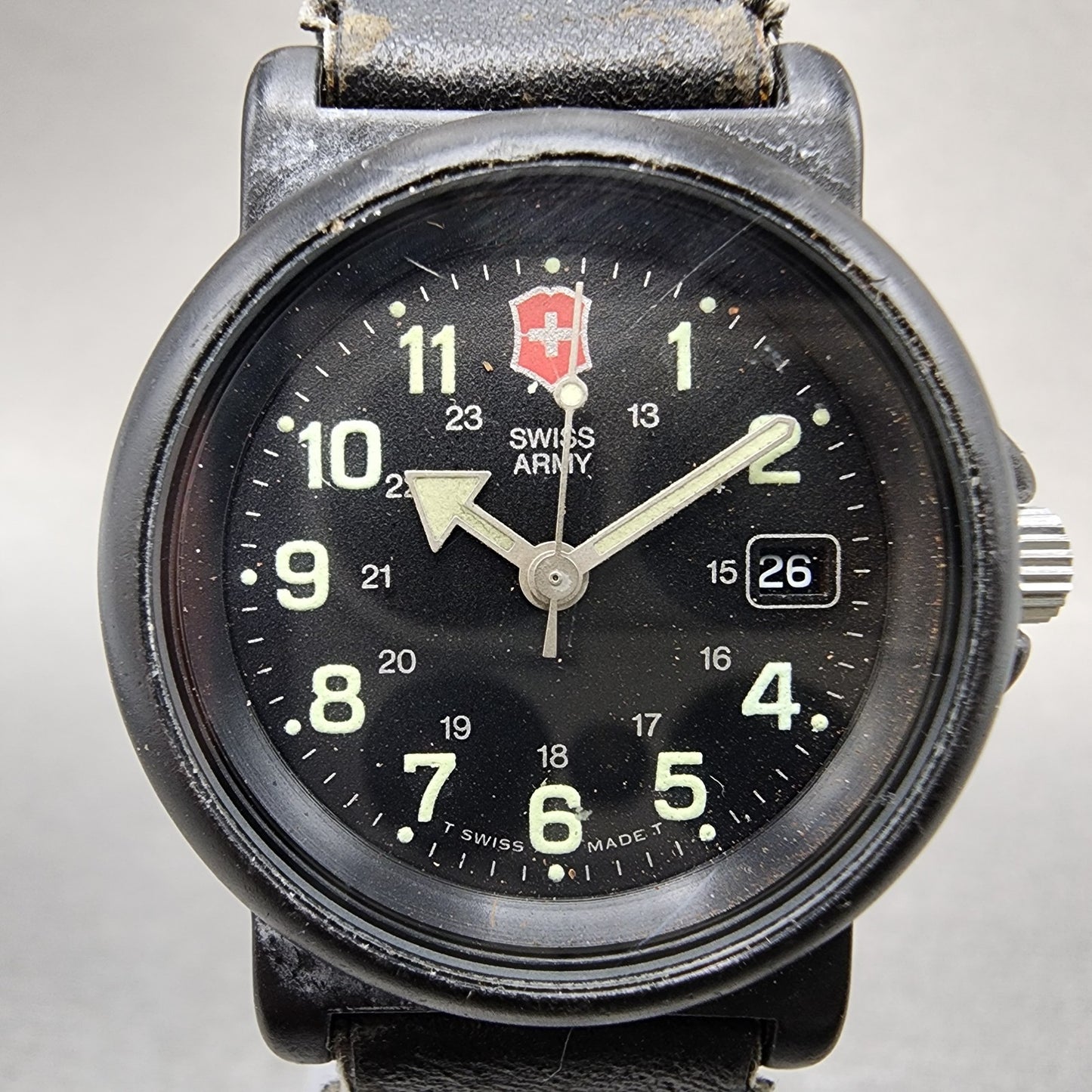 Victorinox Swiss Army Renegade Watch Women 30mm Black Dial Black Tone Date Runs11