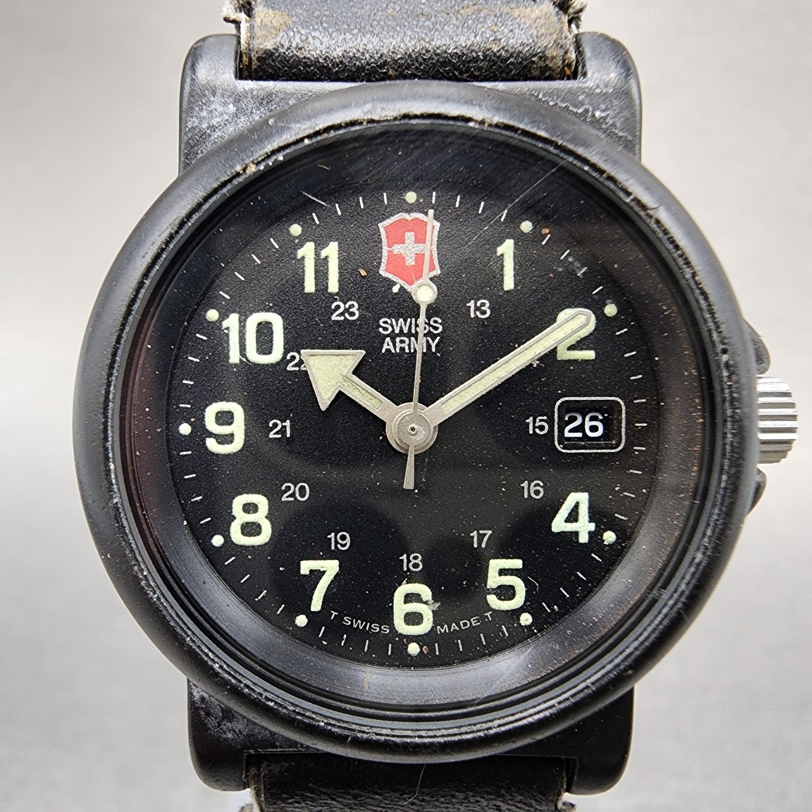 Victorinox Swiss Army Renegade Watch Women 30mm Black Dial Black Tone Date Runs11