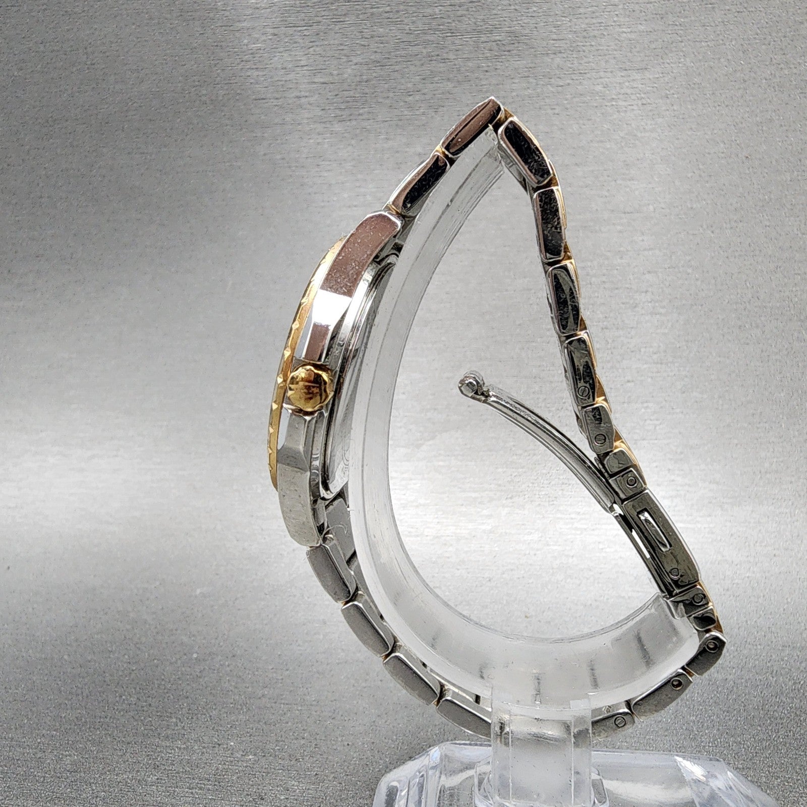 Bulova Diamond Watch Women 32mm MOP Dial Two Tone Round 98P134 New Battery6