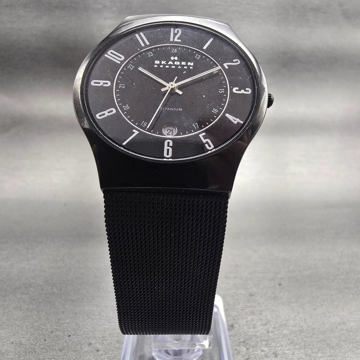 Skagen Denmark Watch Men 37mm Black Dial Titanium Date Round 233XLTMB New Batt T5