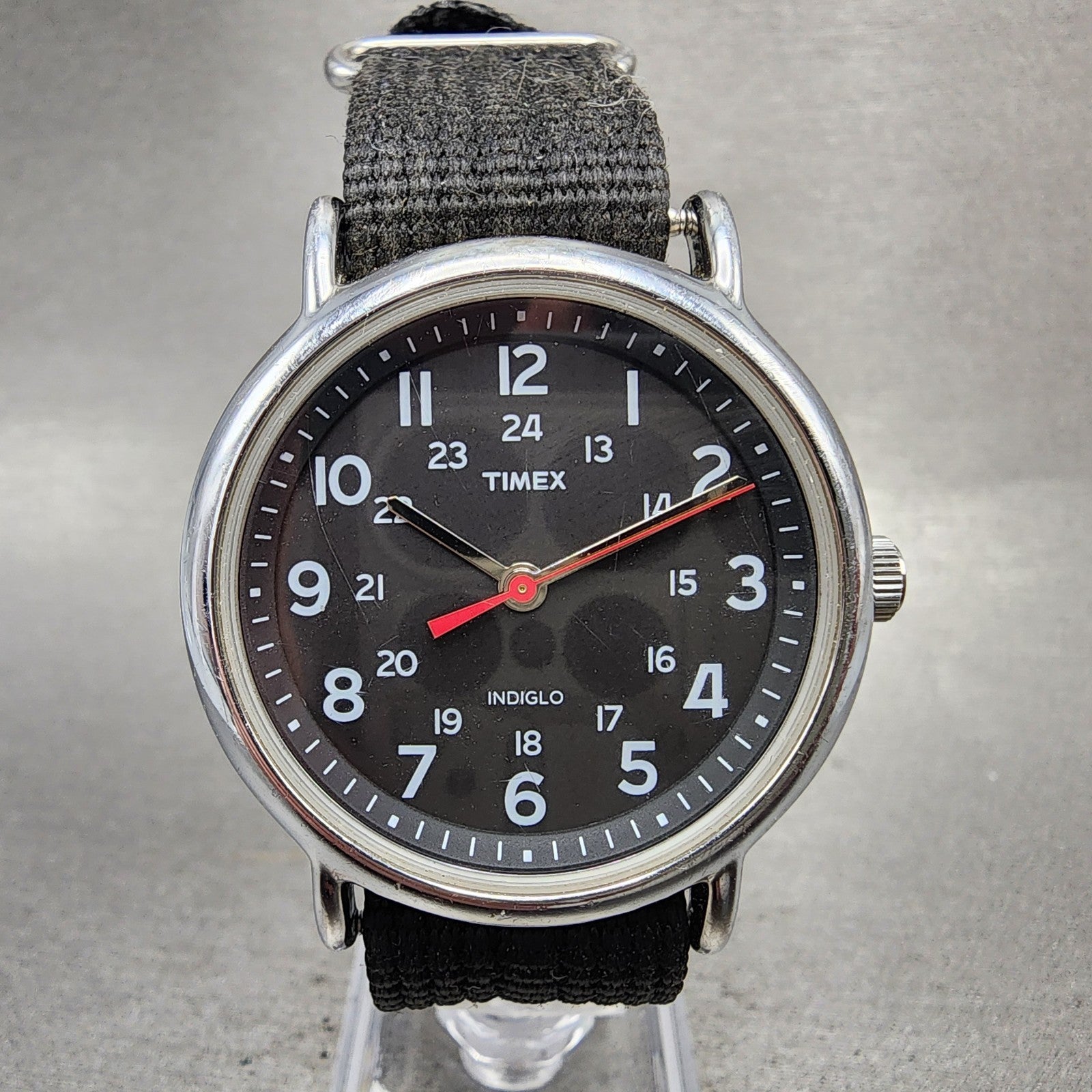 Timex Weekender Watch Men 38mm Cream Dial Silver Tone Indiglo READ!! New Battery0