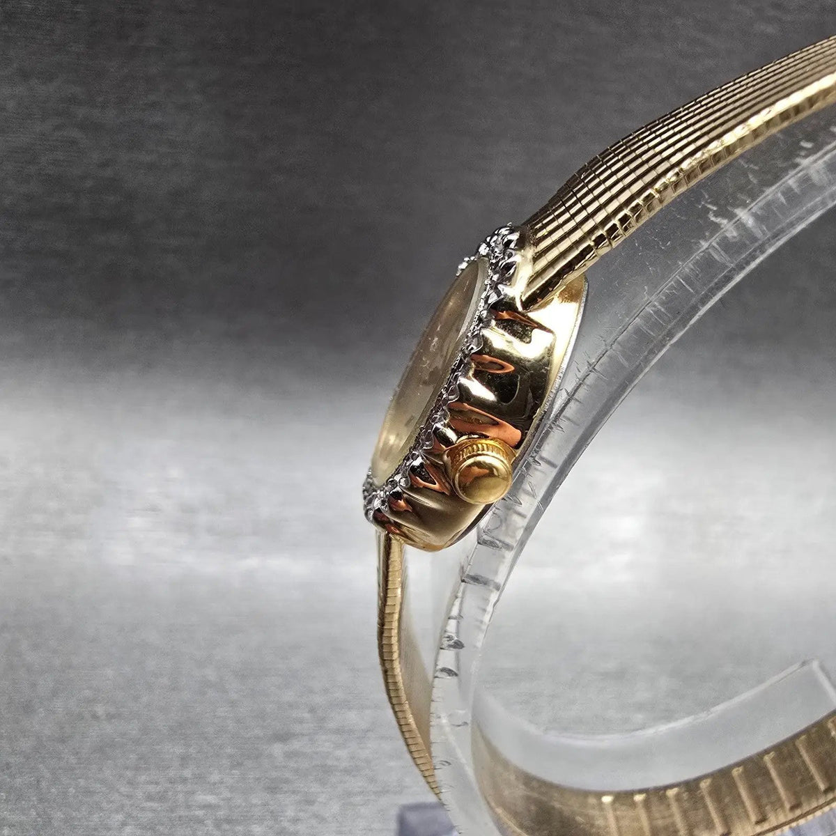 Citizen CQ Watch Women 17mm Cream Dial Gold Tone Gemmed 3220 New Battery NOS5