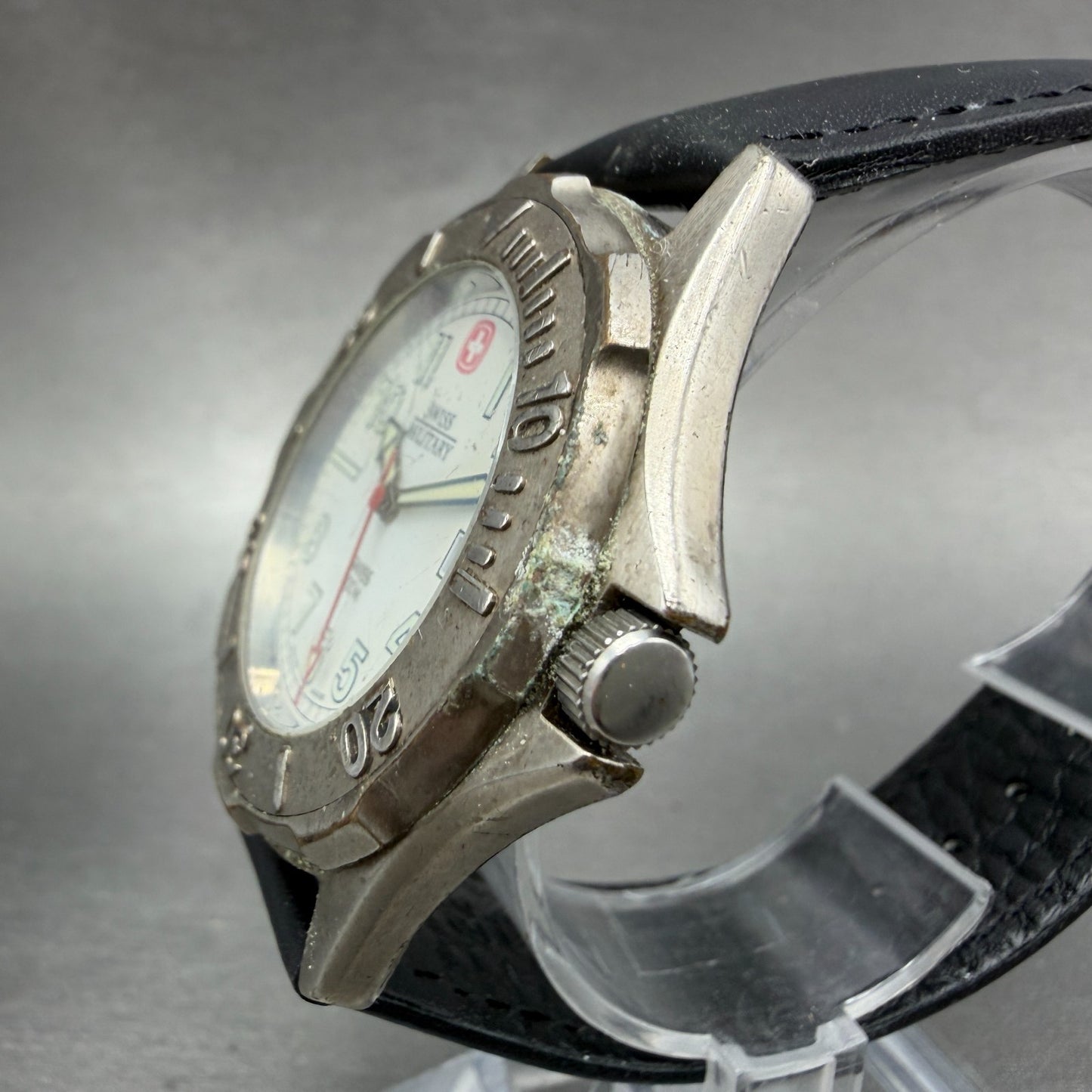 Wenger Swiss Military Dive Watch Men 42mm White Dial Silver Tone Date New Batt2