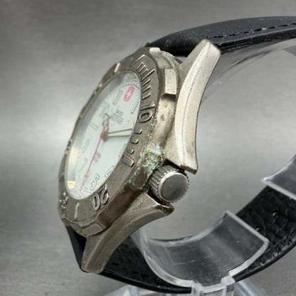 Wenger Swiss Military Dive Watch Men 42mm White Dial Silver Tone Date New Batt2