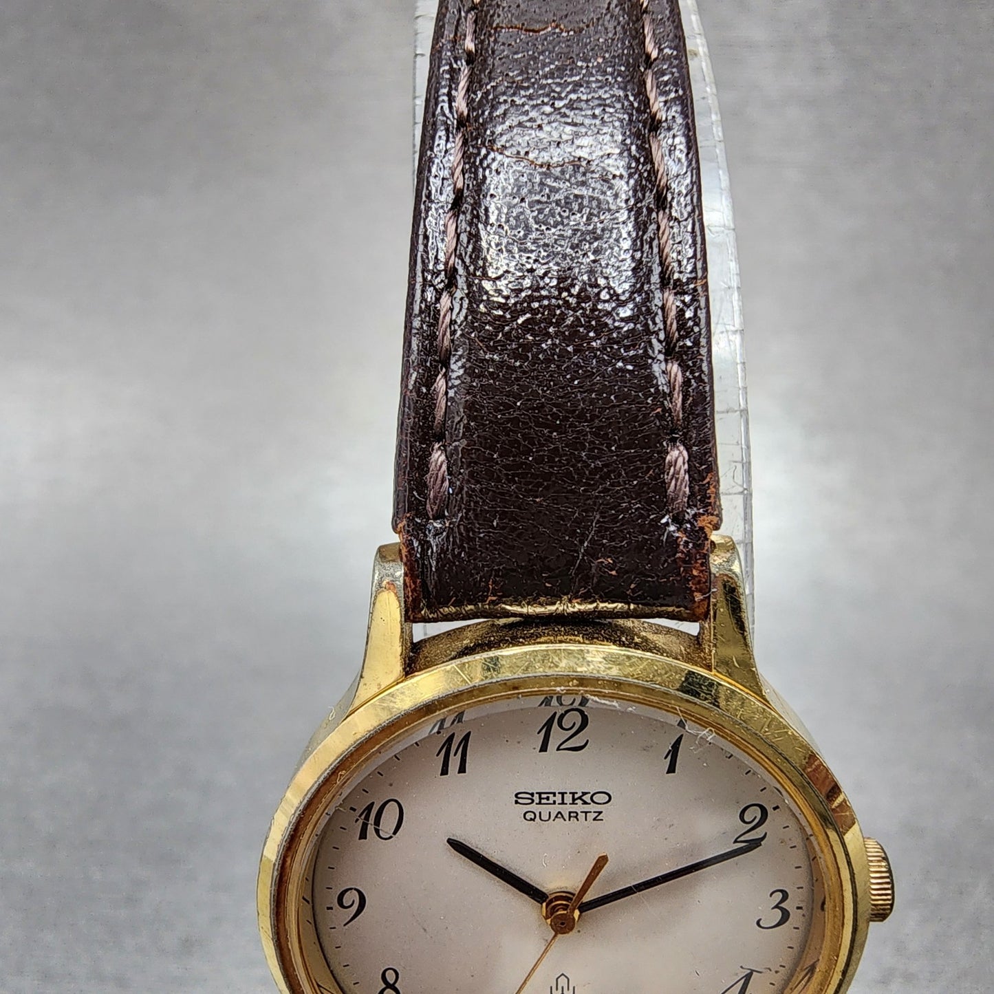 Seiko Watch Women 26mm White Dial Gold Tone Round 26210020 New battery VTG4