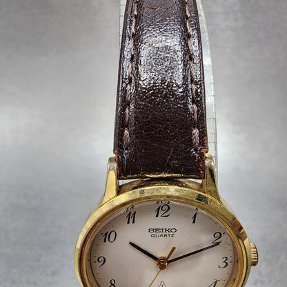 Seiko Watch Women 26mm White Dial Gold Tone Round 26210020 New battery VTG4