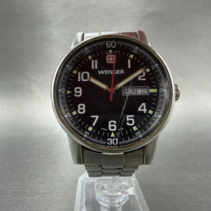 Wenger Watch Men 40mm Black Dial Steel Daydate Round 7016X New Battery Vintage5