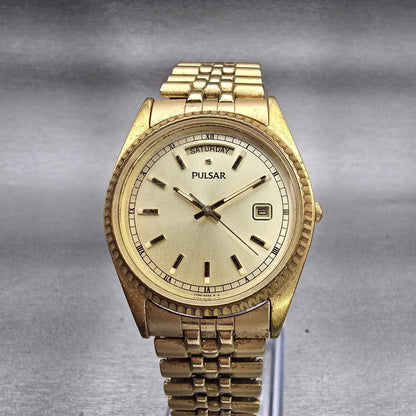 Seiko Pulsar Watch Men 35mm Champagne Dial Gold Tone Daydate V744-X004 New Batt0