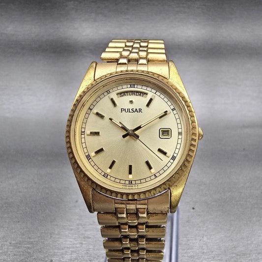 Seiko Pulsar Watch Men 35mm Champagne Dial Gold Tone Daydate V744-X004 New Batt0
