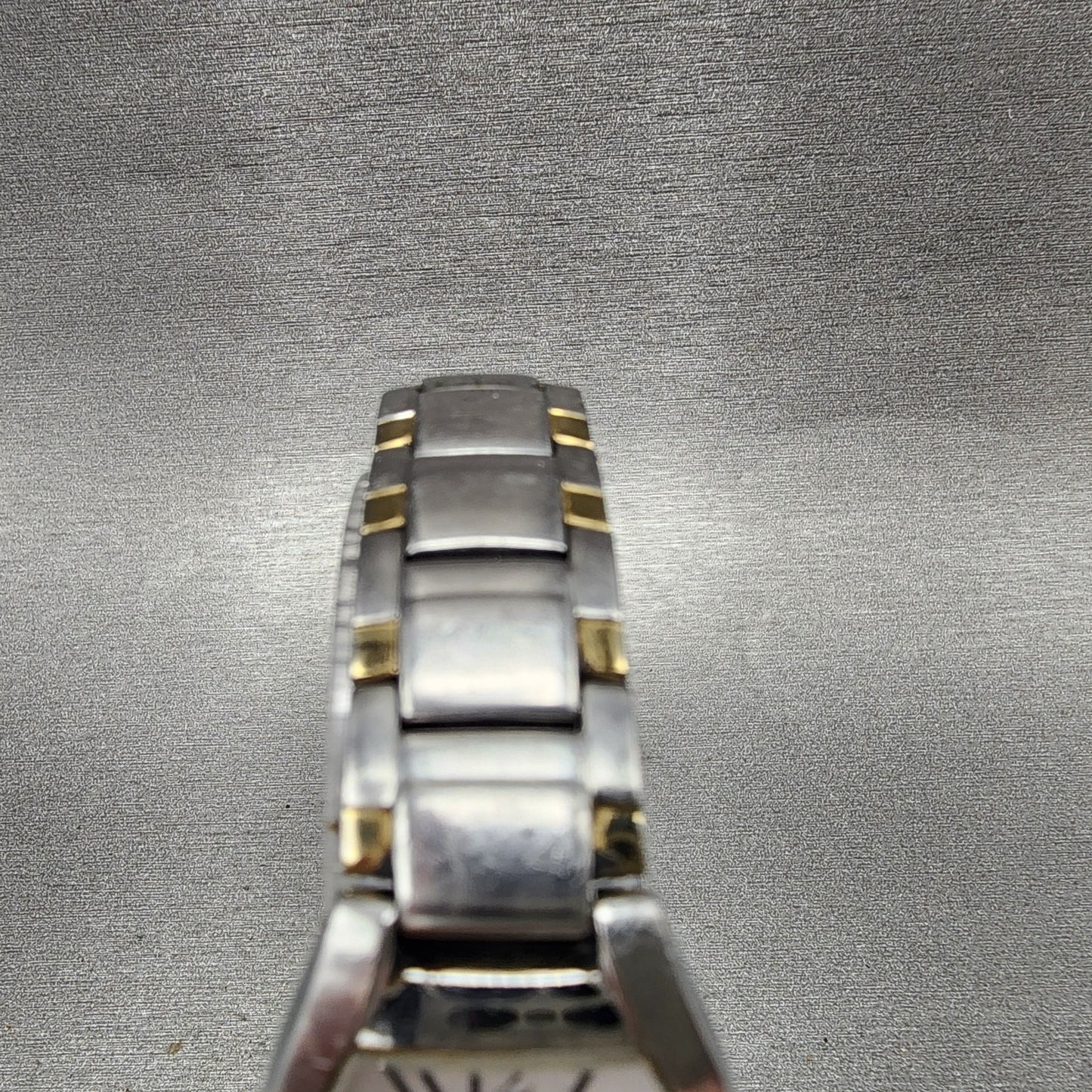 Seiko Watch Women 23mm White Dial Two Tone Tourneau 7N000AG0 New Battery4