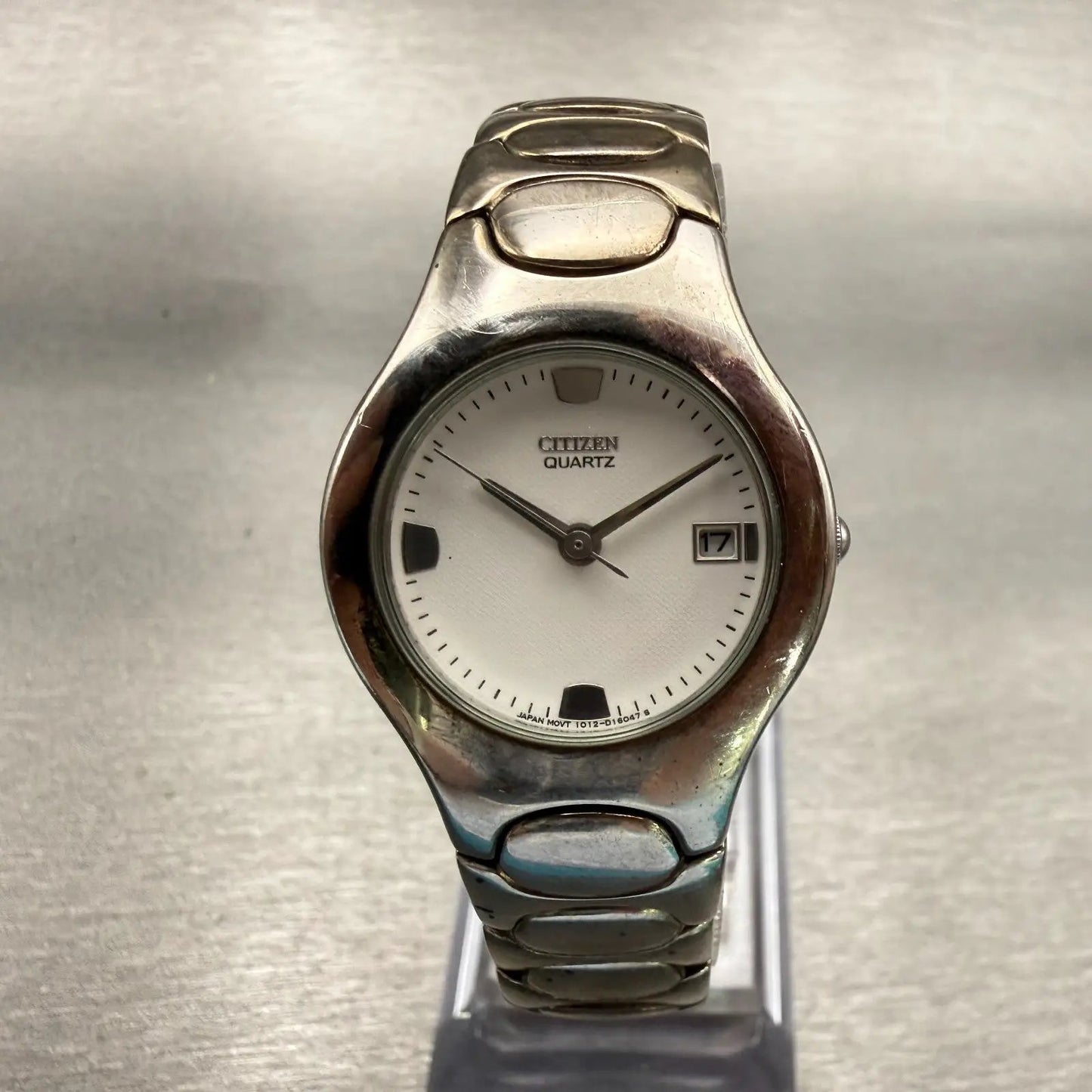 Citizen Watch Women 26mm White Dial Silver Tone Date Round 1012-S95994 New Batt0