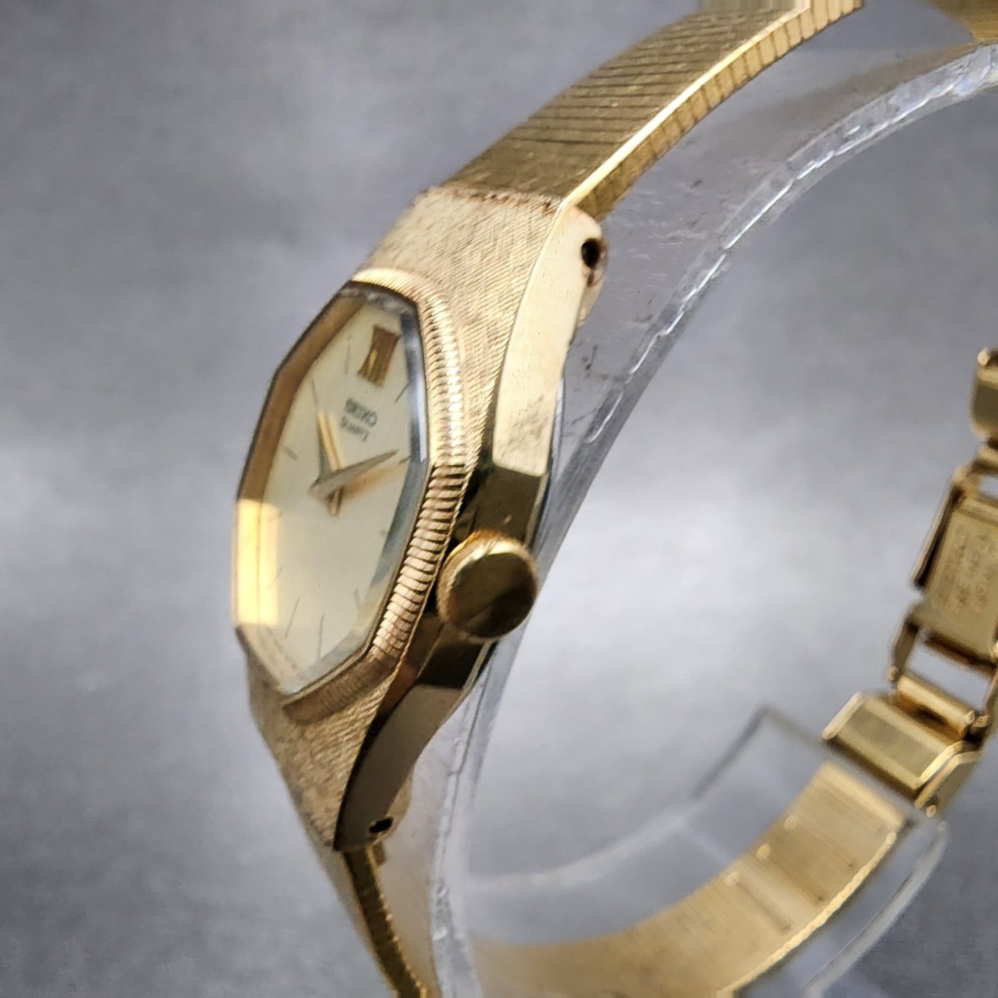 Seiko Watch Women 18mm Champagne Dial Gold Tone Round 14008019 New Battery2