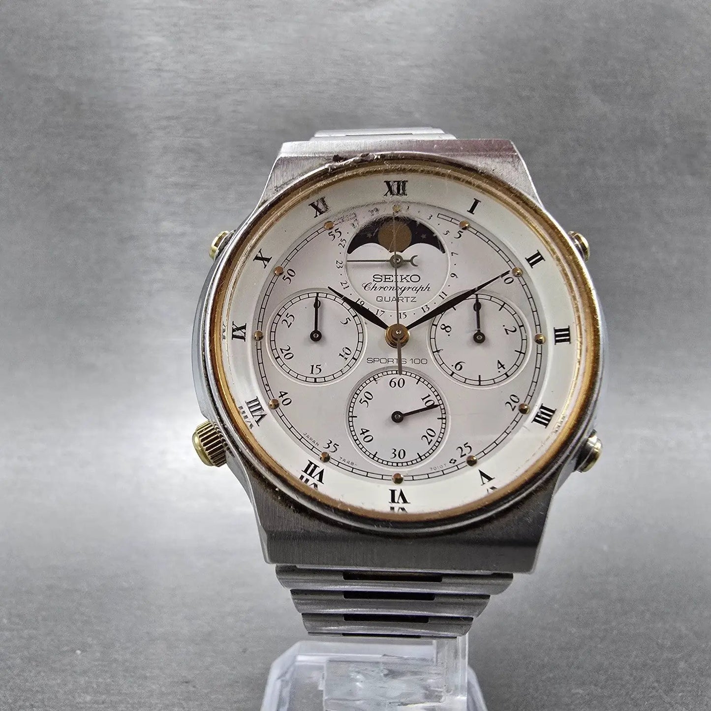 Seiko Chronograph Moon Phase Watch Men 39mm White Dial Two Tone Date New Battery5