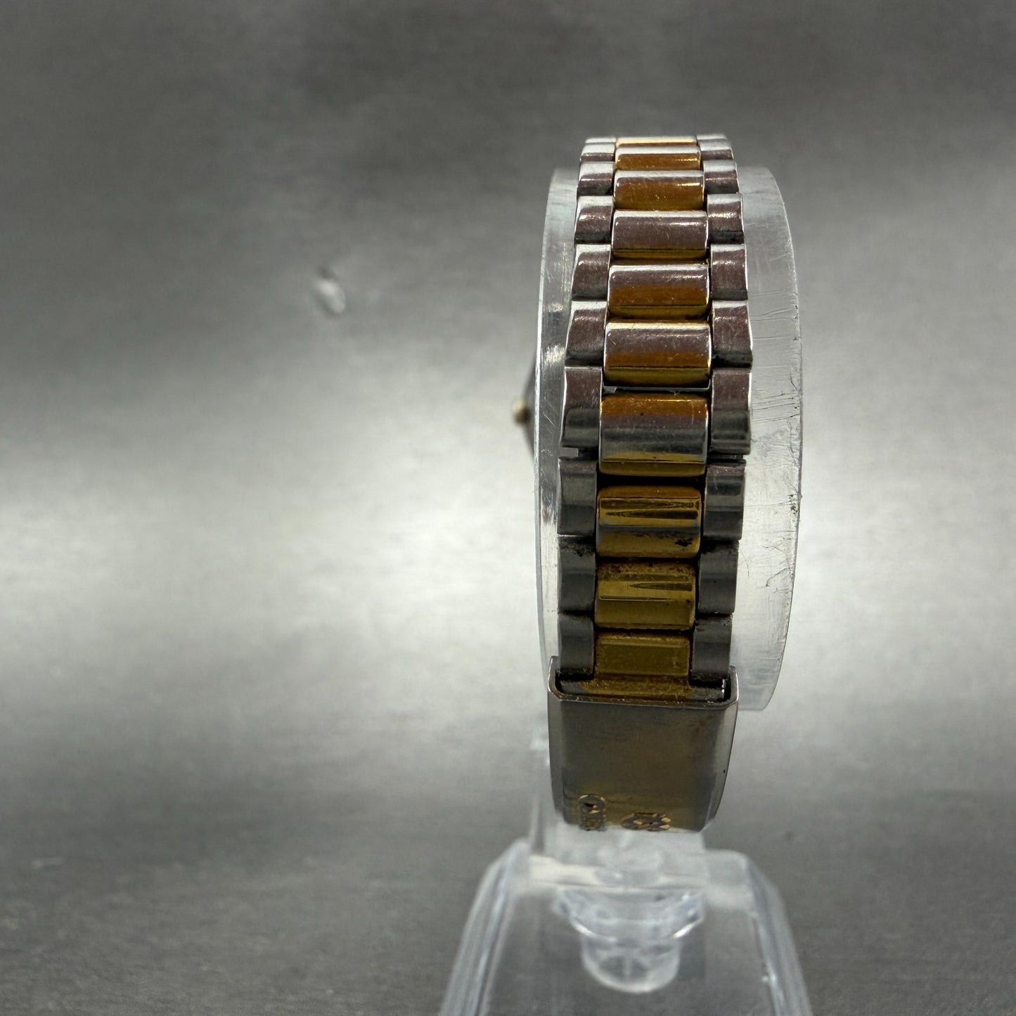Seiko SQ Watch Women 25mm Silver Dial Two Tone Daydate Round 2A23-0039 NewBat 567