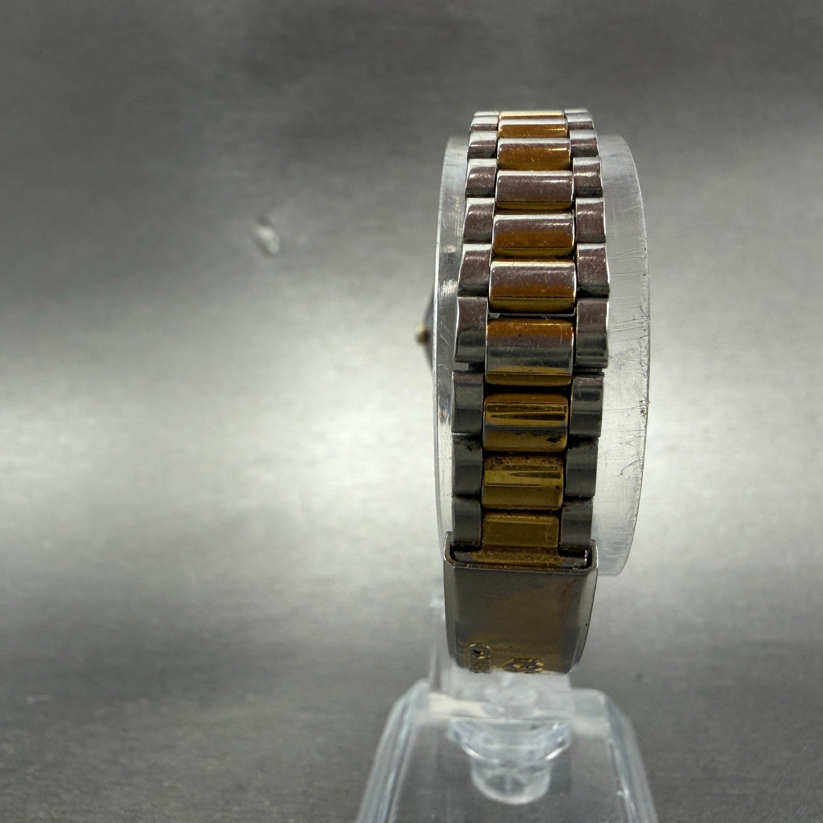 Seiko SQ Watch Women 25mm Silver Dial Two Tone Daydate Round 2A23-0039 NewBat 567