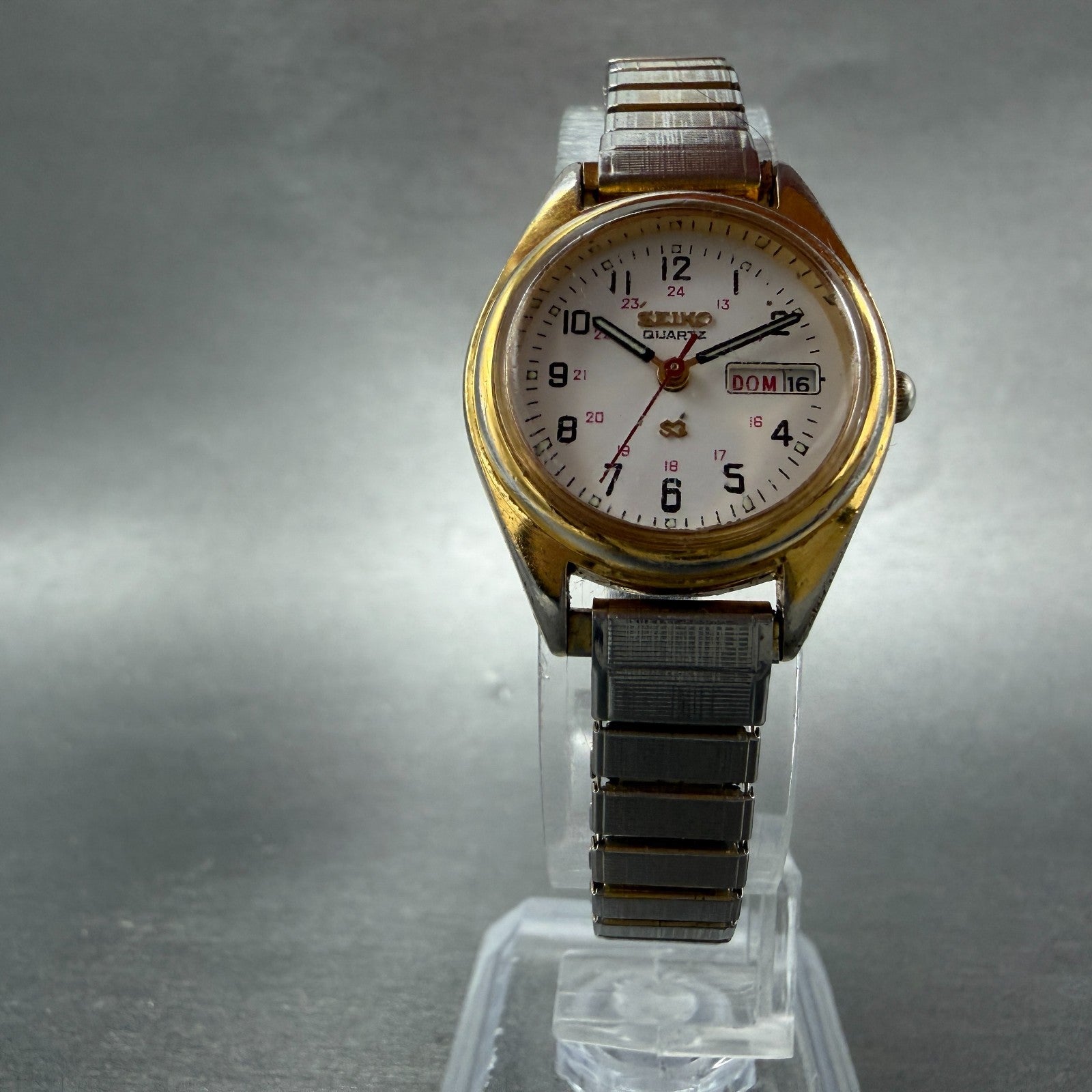 Seiko SQ Watch Women 24mm White Dial Gold Tone Daydate Round 7N83-6A09 NewBat B85