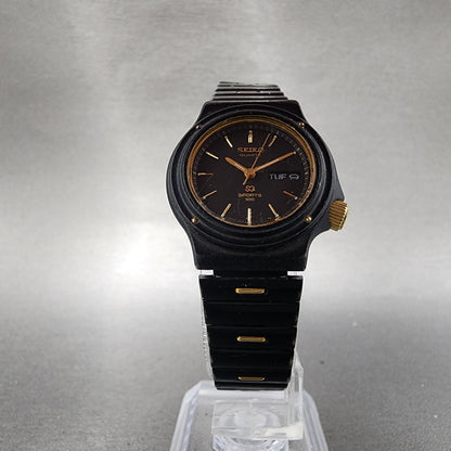 Seiko SQ Sports 100 Watch Women 26mm Black Dial Black Tone Daydate New Battery5