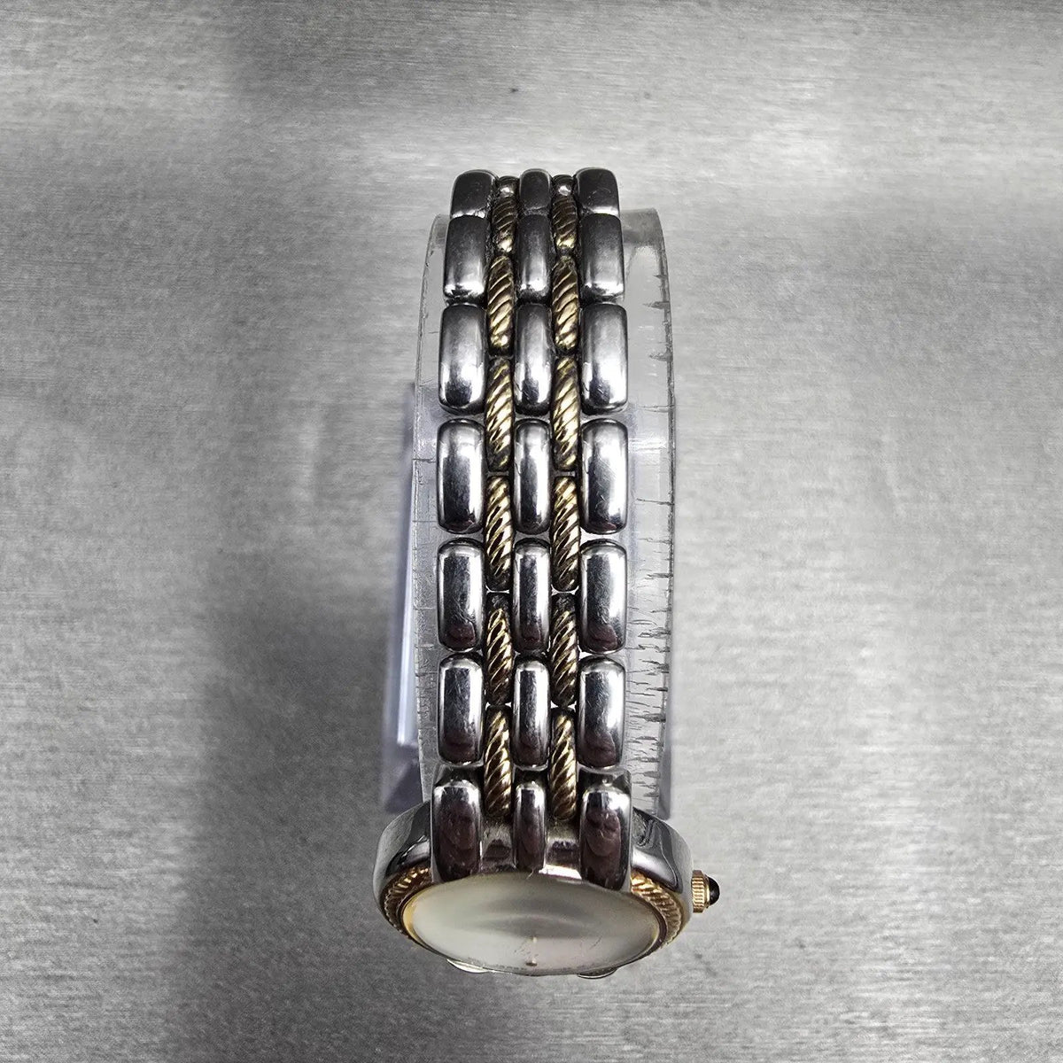 Seiko Watch Women 21mm MOP Dial Two Tone Round 1N00-0JK0 New Battery Vintage4