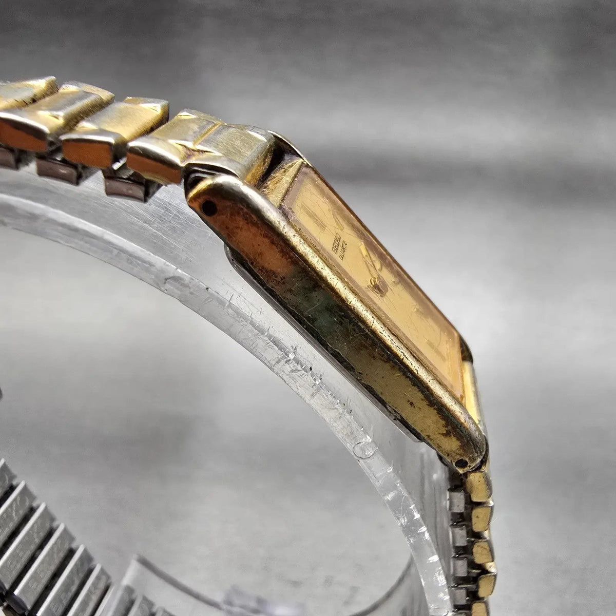 Seiko Watch Women 12mm Gold Dial Gold Tone Rectangle 2E20-5239 New Battery VTG3