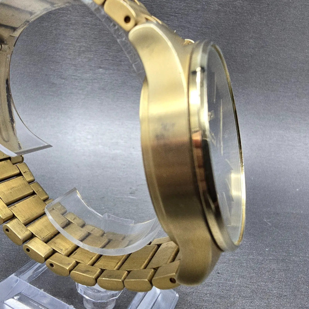 Nixon Sentry Watch Men 42mm Black Dial Gold Tone Daydate Round New Battery3