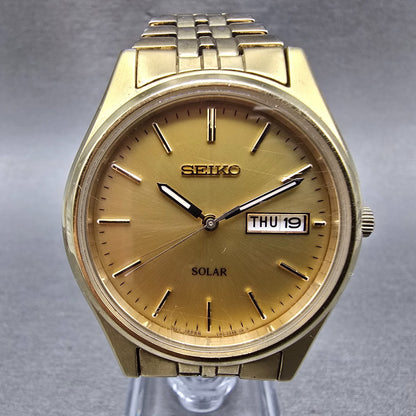 Seiko Solar Watch Men 37mm Champagne Dial Gold Tone Daydate V158-0aa0 Runs QR0