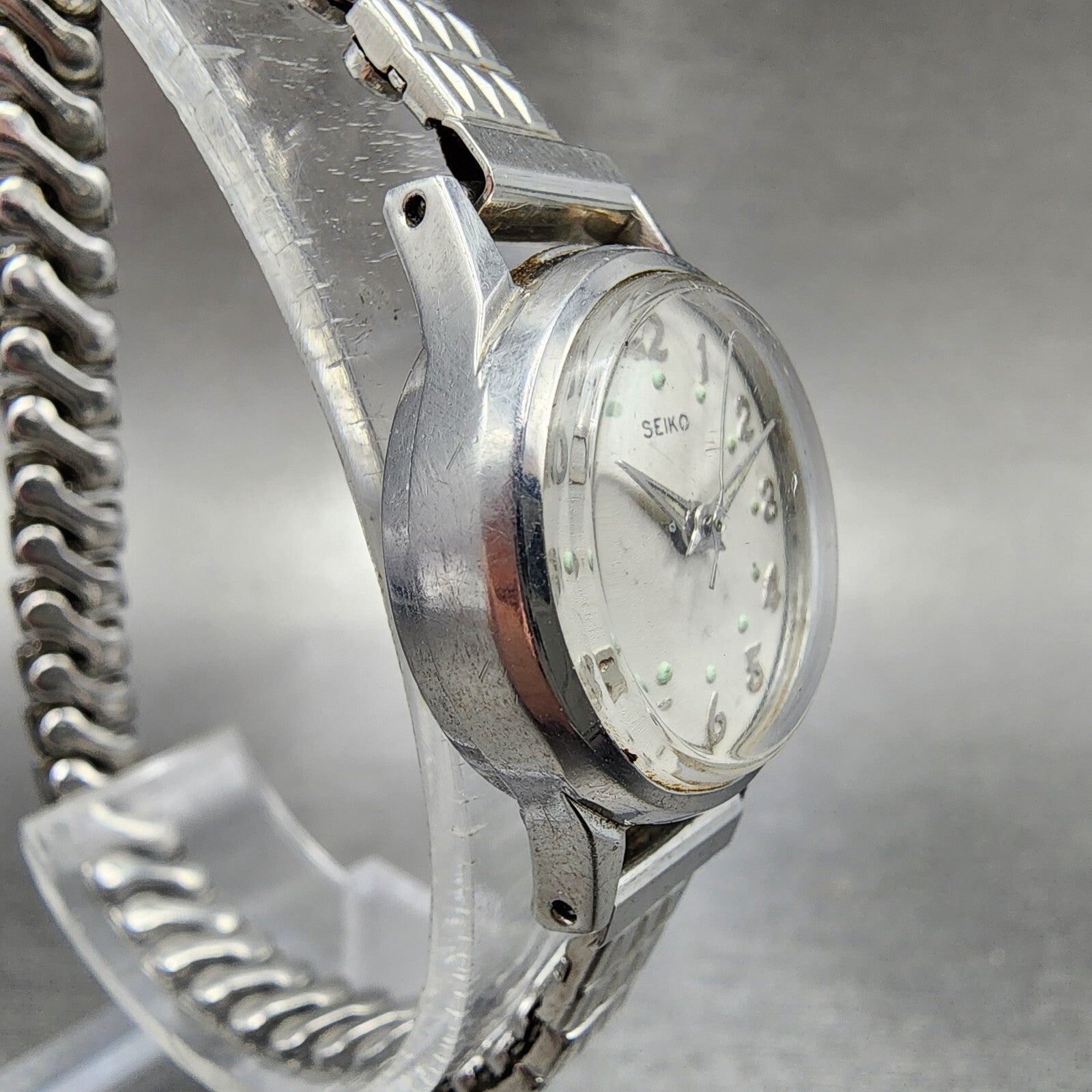 Seiko Watch Women 20mm White Dial Silver Tone Round 210400193