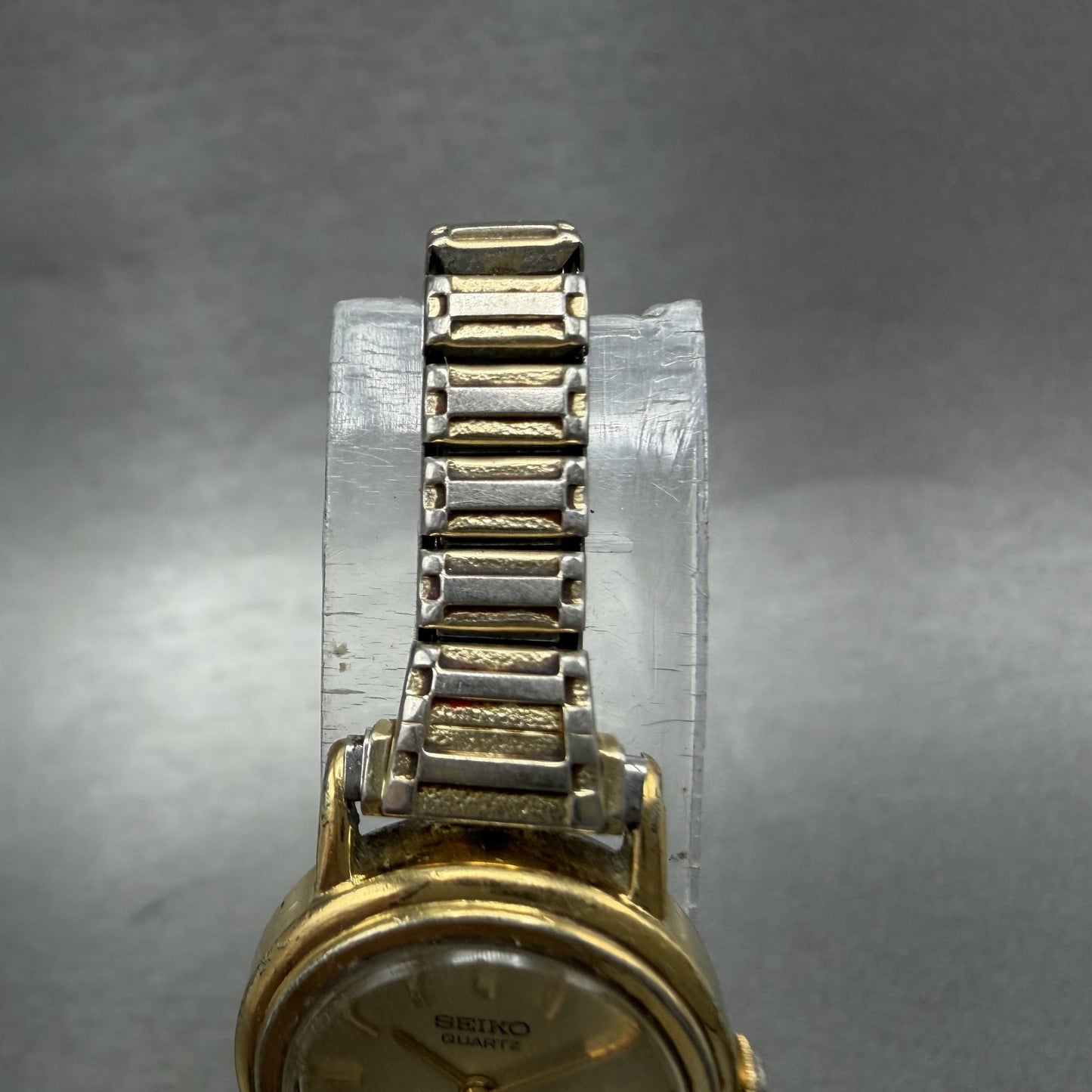 Seiko Watch Women 19mm Champagne Dial Gold Tone Round 23200319 New Battery VTG4
